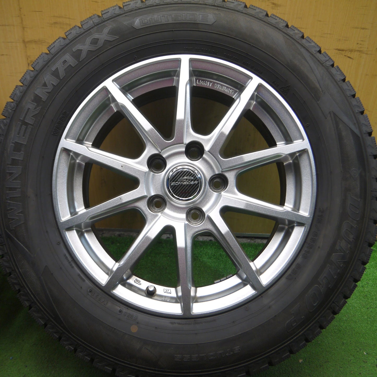 [送料無料]バリ溝！21年！キレイ！ほぼ10分★スタッドレス 215/65R16 ダンロップ ウインターマックス WM02 SCHNEIDER シュナイダー PCD114.3/5H★3092004Hス