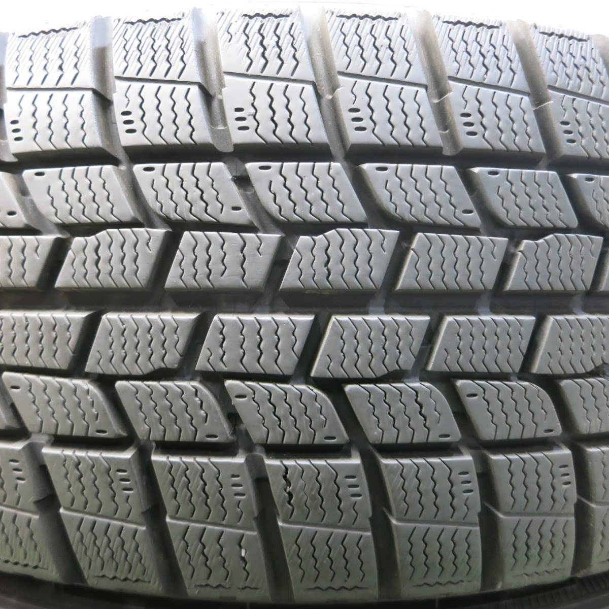 [送料無料]バリ溝！20年！キレイ！9.5分★スタッドレス 215/55R17 グッドイヤー アイスナビ6 V.E.X. VEX 社外 アルミ 17インチ PCD114.3/5H★3090907イス