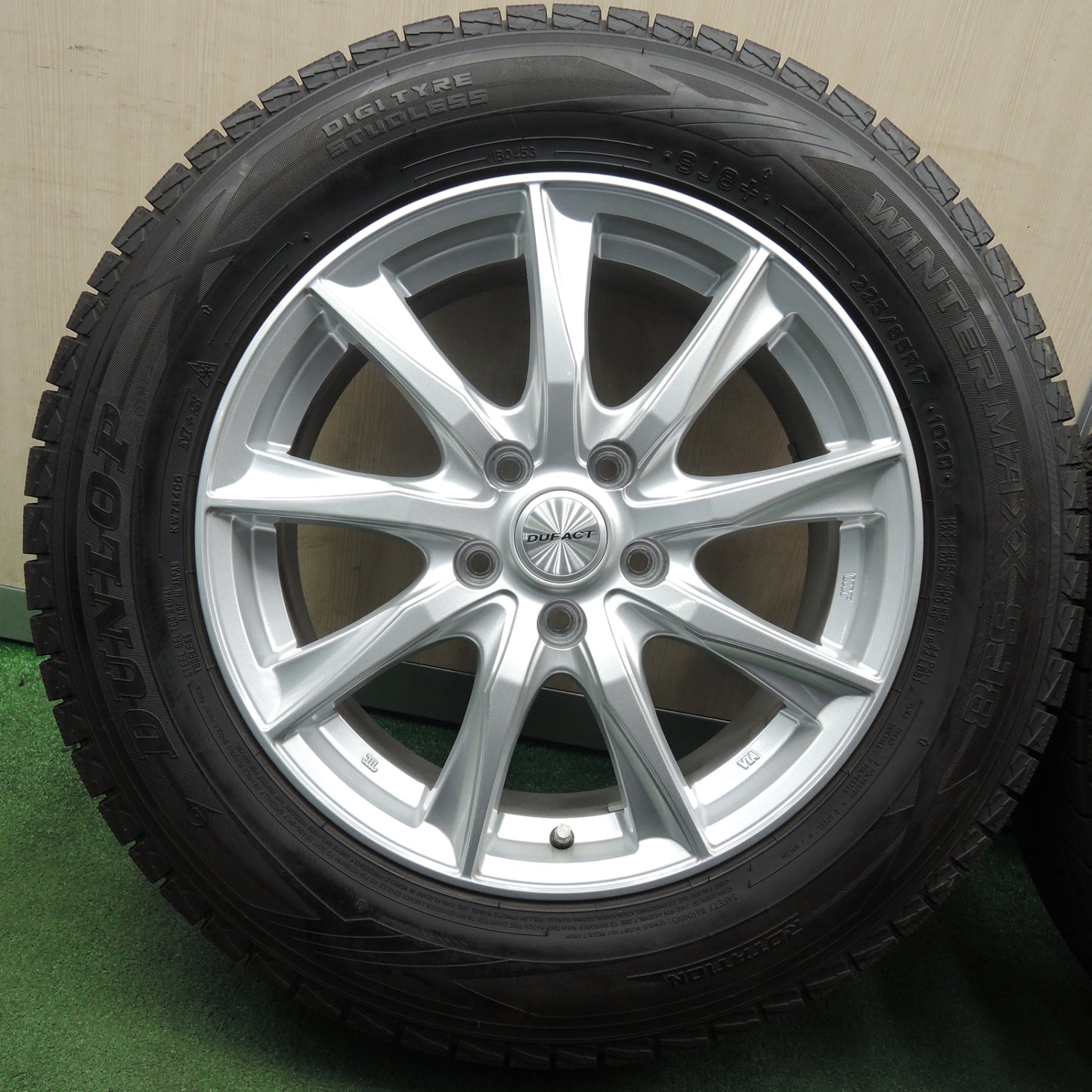 *送料無料* 超バリ溝！22年！キレイ！ほぼ10分★スタッドレス 225/65R17 ダンロップ ウインターマックス SJ8 DUFACT デュファクト PCD114.3/5H★4022905NJス