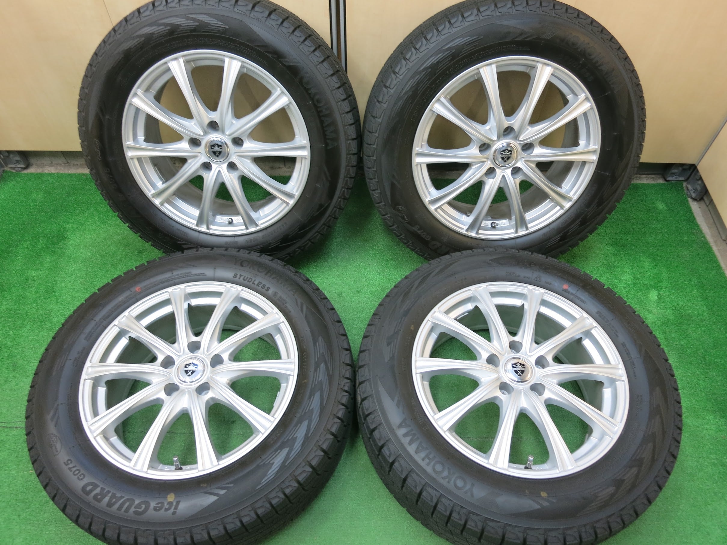 美品】225/65R17 スタッドレスタイヤ ホイール付き - タイヤ、ホイール