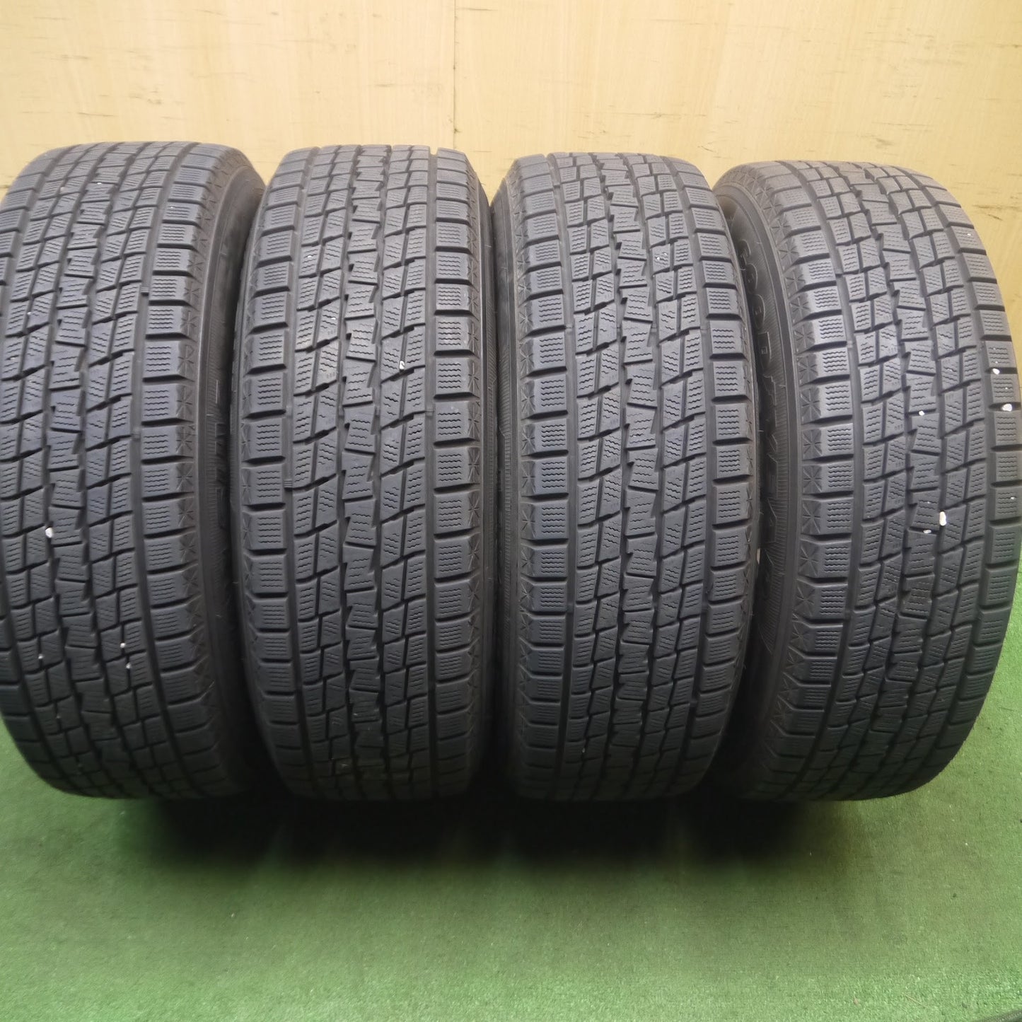 [送料無料]バリ溝！キレイ！9.5分★スタッドレス 225/65R17 グッドイヤー アイスナビ SUV ravrion selzer ラブリオン 17インチ PCD114.3/5H★3092601Hス