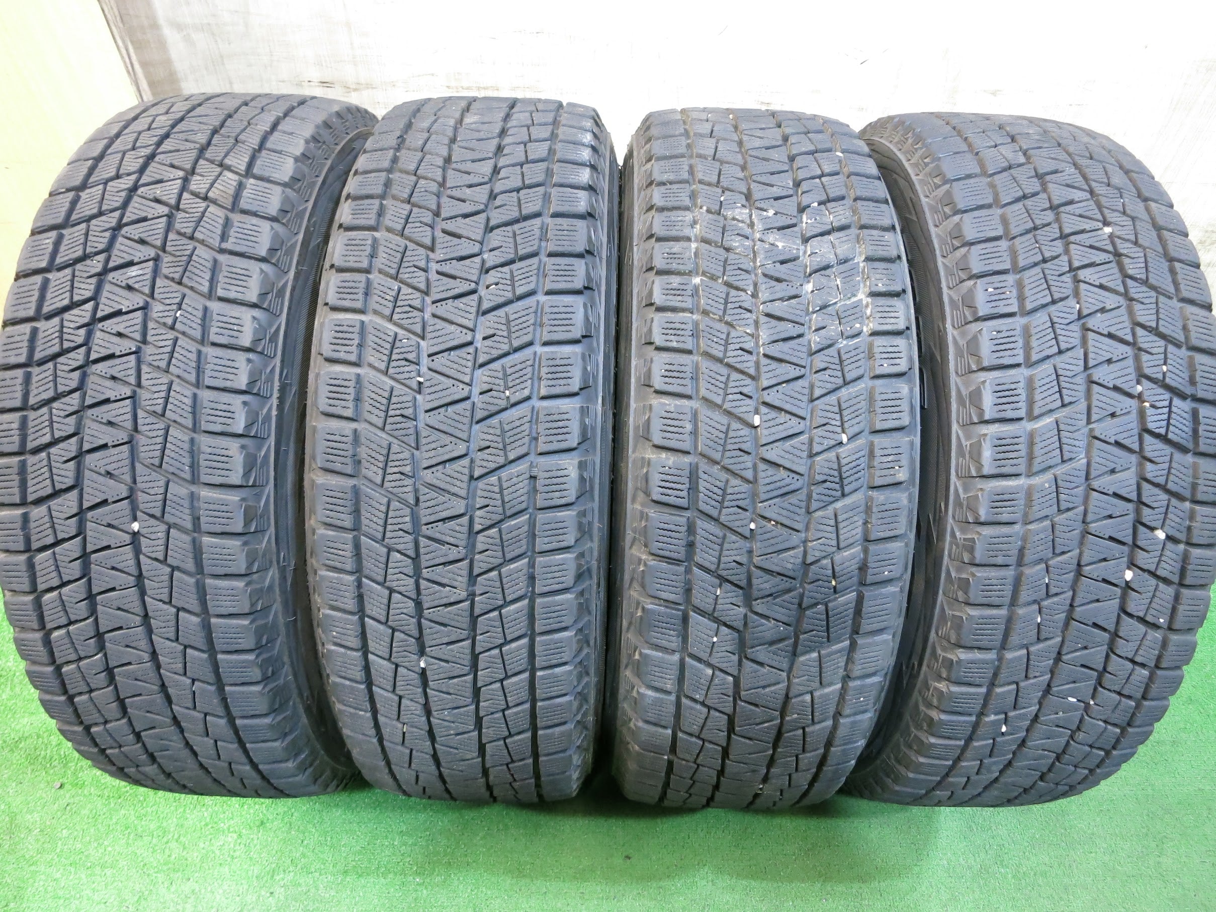 送料無料]4本価格☆スタッドレス 225/65R17 HOKUTO Racing ブリヂストン ブリザック DM-V1 ホクト レーシング |  名古屋/岐阜の中古カー用品・工具の買取/販売ならガレージゲット