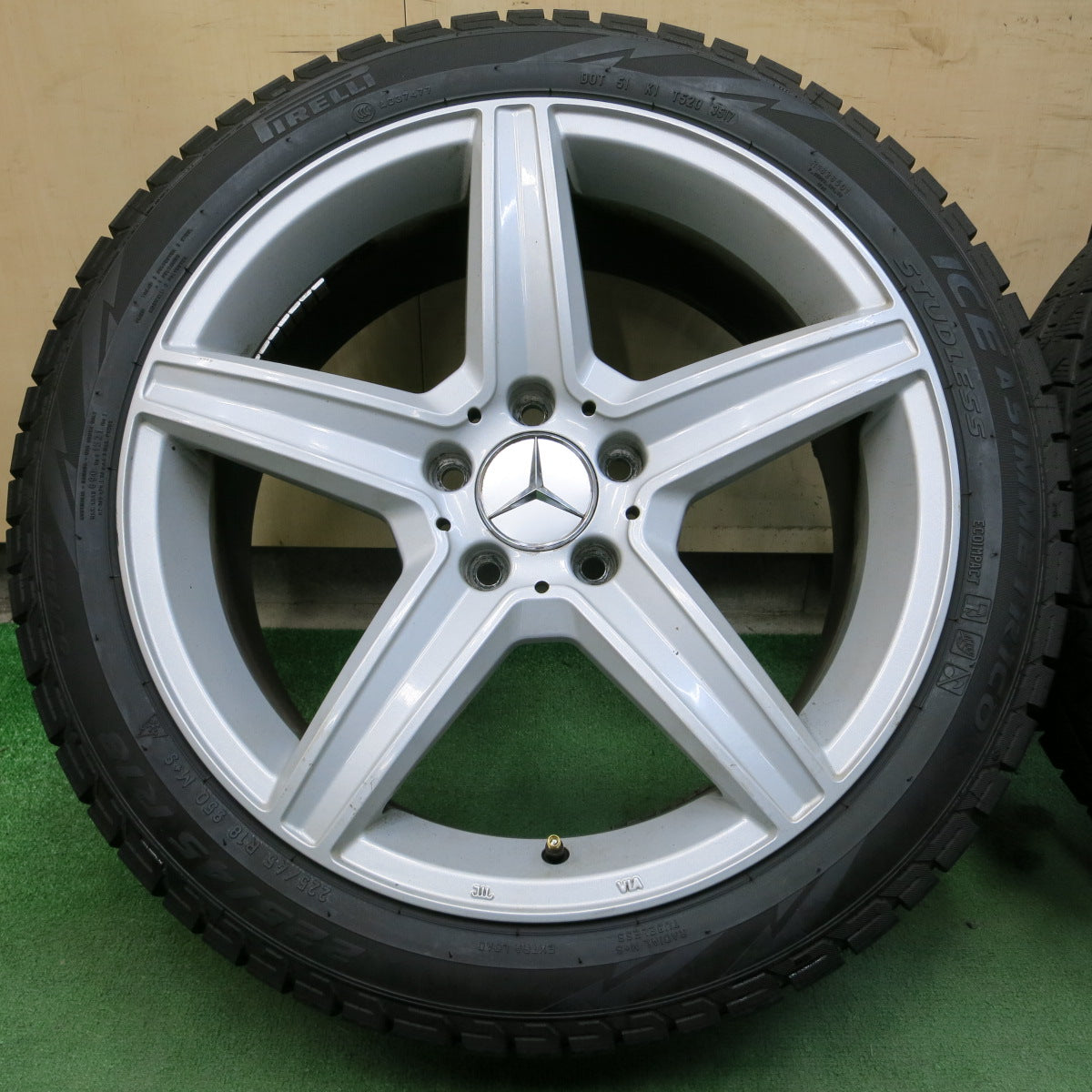 *送料無料*4本価格★ベンツ 等 Euro Forsch 225/45R18 スタッドレス ピレリ アイスアシンメトリコ ユーロフォルシュ 18インチ PCD112/5H★3102503イス