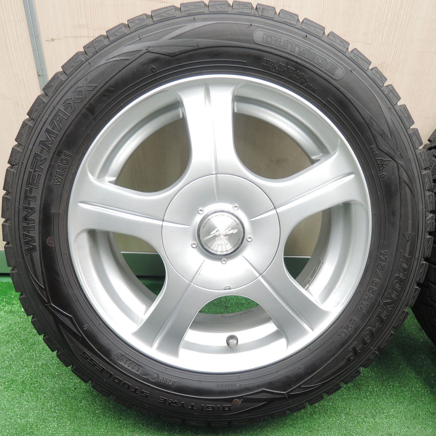 [送料無料]バリ溝！19年！キレイ！9.5分★スタッドレス 175/65R14 ダンロップ ウインターマックス WM01 JOKER QUEEN weds PCD100/4H 5H マルチ★3102402TNス