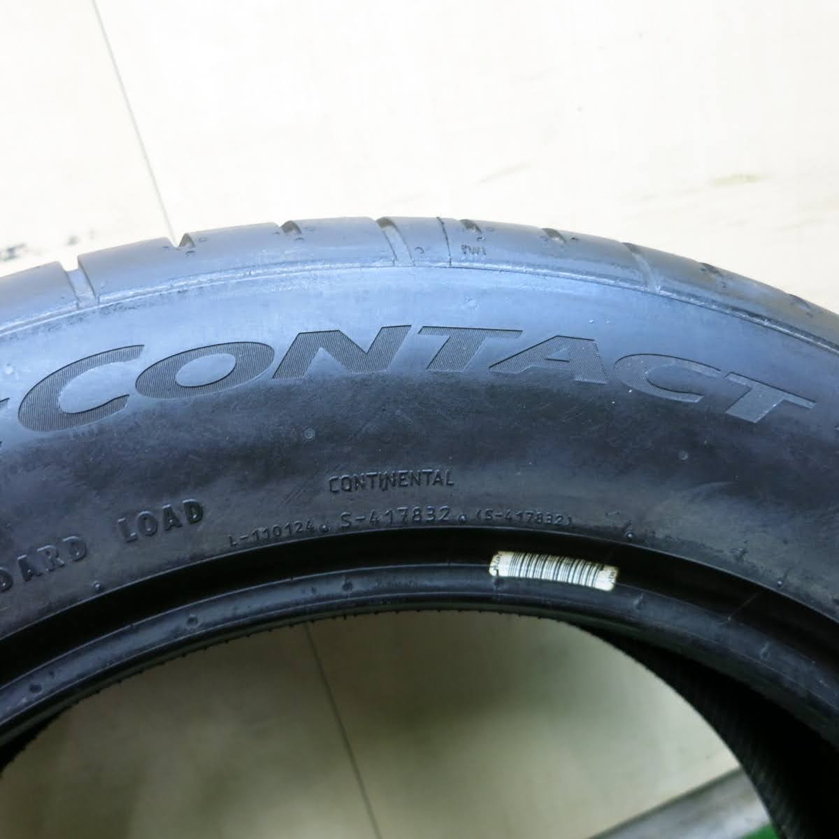 [送料無料]バリ溝！9.5分★245/55R18 コンチネンタル エクストリームコンタクト DWS06 タイヤ 18インチ ボルボ シボレー 等★3100903イノタ