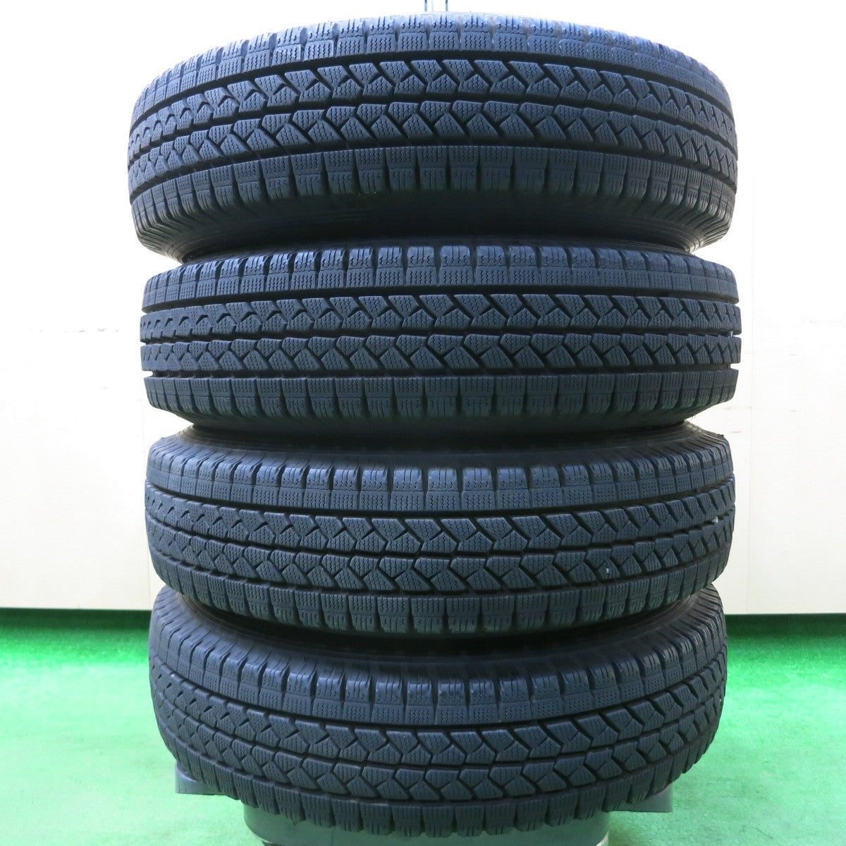 *送料無料* バリ溝！21年！キレイ！9.5分★スタッドレス 155/80R14 88/86N ブリヂストン ブリザック VL1 JECT スチール ホイール 14インチ PCD100/4H★4020904イス