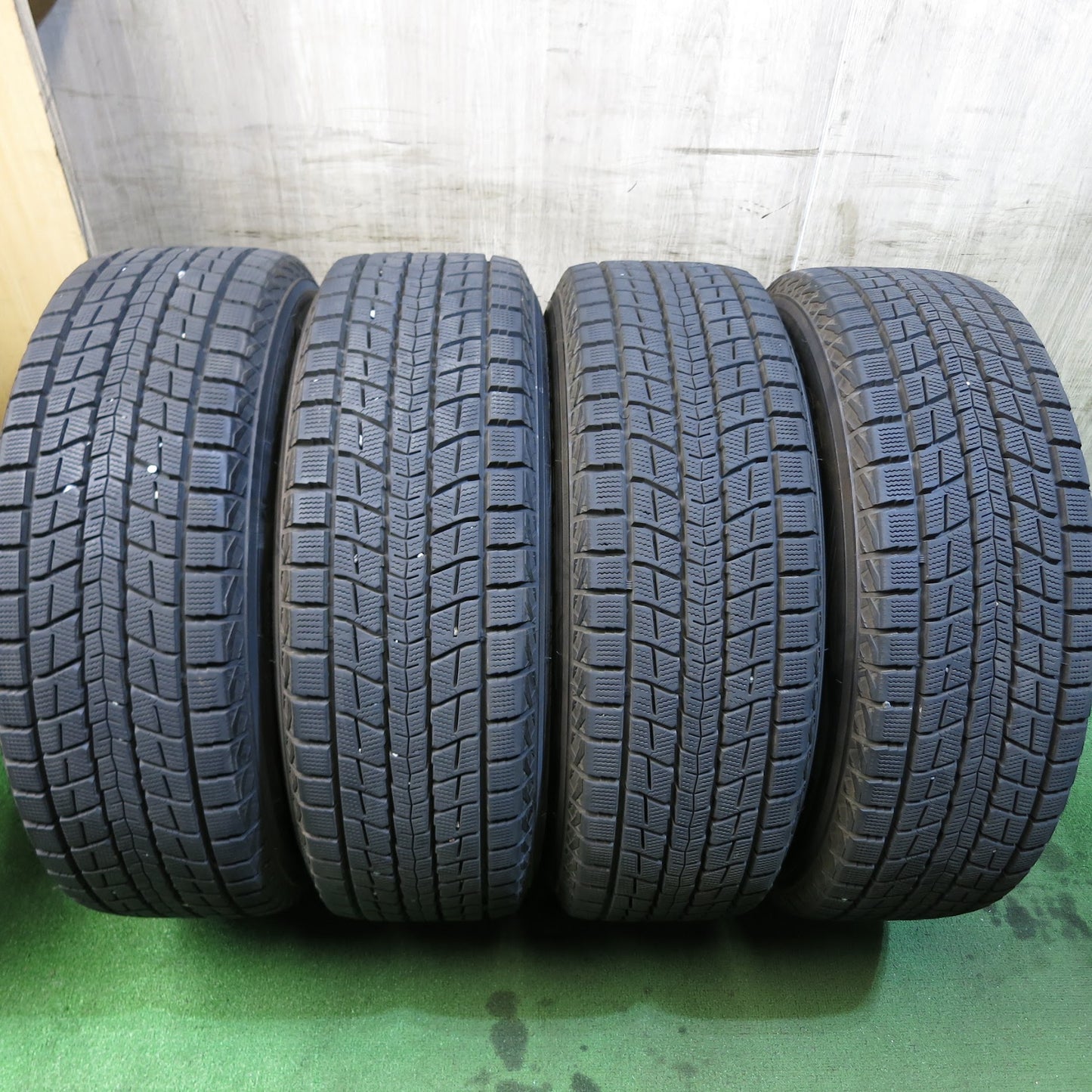 [送料無料]バリ溝！キレイ！9.5分★スタッドレス 225/65R17 ダンロップ ウインターマックス SJ8 DUFACT デュファクト 17インチ PCD114.3/5H★3060707Hス