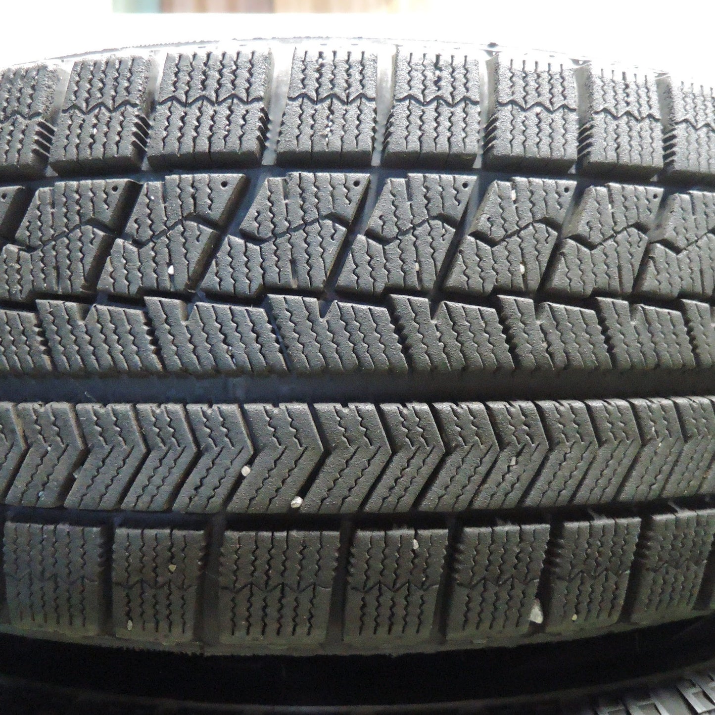 [送料無料]バリ溝！キレイ！9分★スタッドレス 185/65R15 ブリヂストン ブリザック VRX SCHNEIDER ATECH シュナイダー 15インチ PCD100/4H★3091606NJス