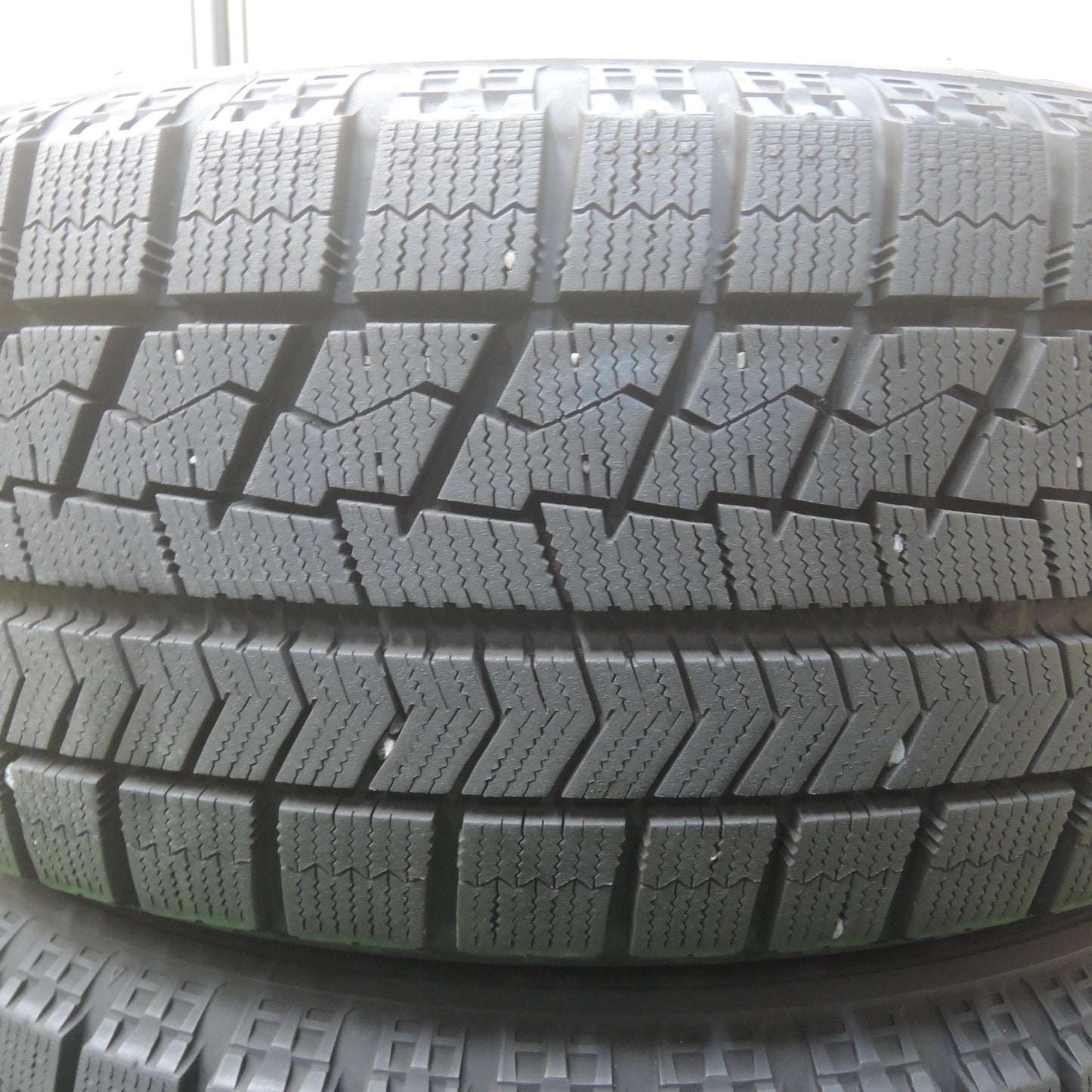 *送料無料*バリ溝！19年！キレイ！9.5分★スタッドレス 215/60R16 ブリヂストン ブリザック VRX ravrion RM01 ラブリオン 16インチ PCD114.3/5H★3120610SYス