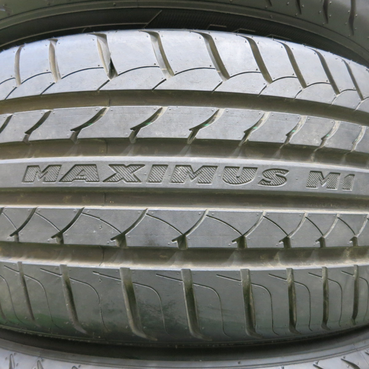 *送料無料*新車外し！23年★235/45R17 マックストレック MAXIMUS M1 タイヤ 17インチ ランエボ インプレッサ 等★3121507イノタ