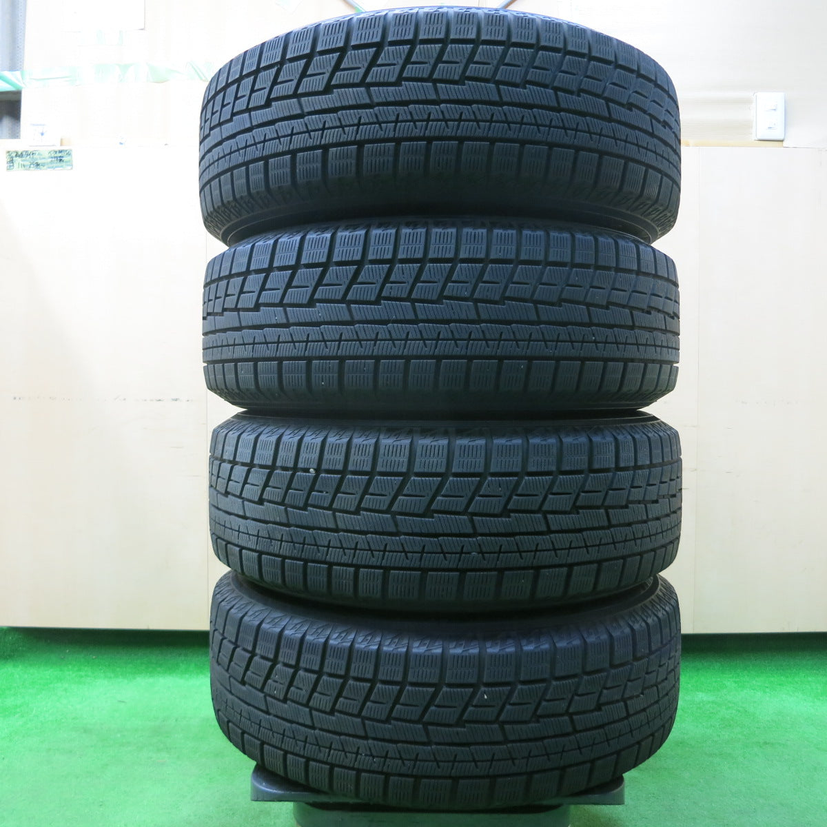 *送料無料*バリ溝！9分★MKW MK-36 スタッドレス 215/65R16 ヨコハマ アイスガード iG60 16インチ PCD114.3/5H★3121504イス