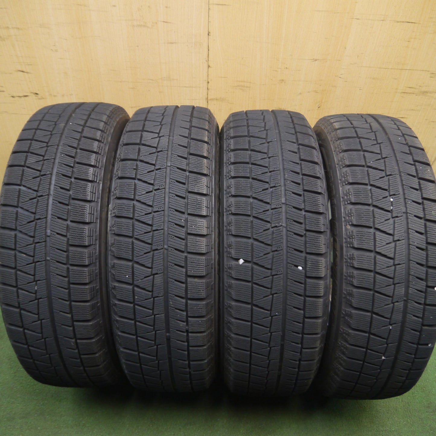 *送料無料* バリ溝！キレイ！8.5分★スタッドレス 195/65R15 ブリヂストン ブリザック REVO GZ ECO FORME エコフォルム 15インチ PCD100/4H★4021610Hス