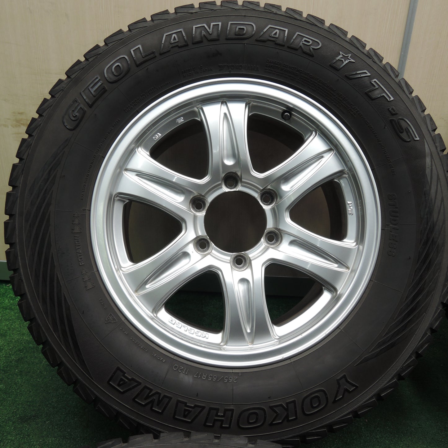 *送料無料*キレイ★スタッドレス 265/65R17 ヨコハマ ジオランダー i/T-S KEELER キーラー 17インチ PCD139.7/6H★3121302TNス