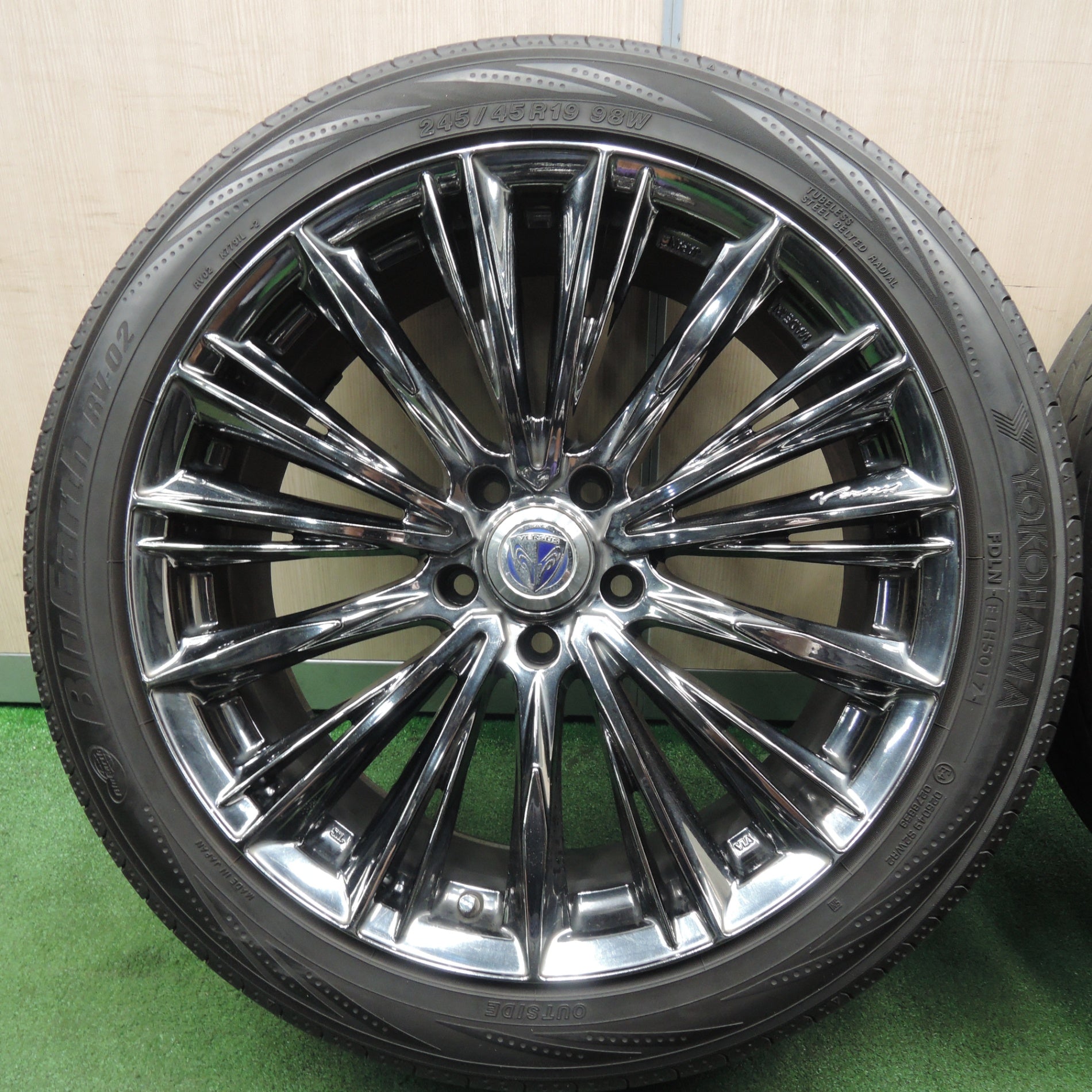 *送料無料* 4本価格★RAYS VERSUS STRATAGIA VOUGE 245/45R19 ヨコハマ ブルーアース RV-02 レイズ  ベルサス 19インチ PCD114.3/5H★4022601NJノ