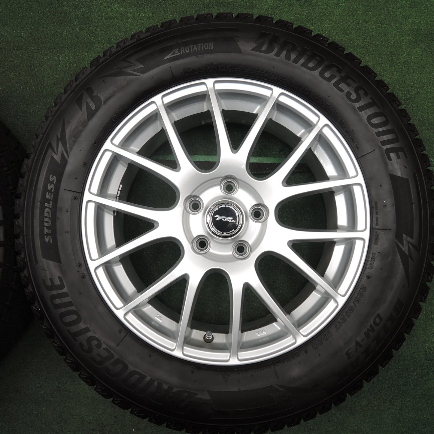 *送料無料* バリ溝！キレイ！9分★スタッドレス 225/65R17 ブリヂストン ブリザック DM-V3 TOPRUN トップラン 17インチ PCD114.3/5H★4022401NJス