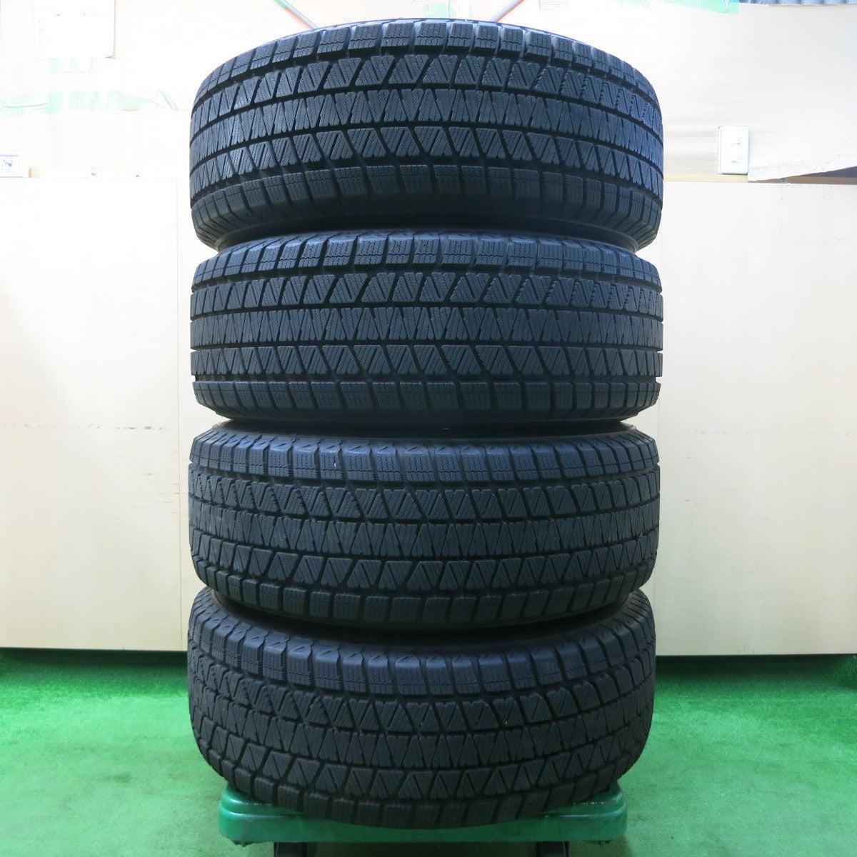 *送料無料* 超バリ溝！9.5分以上★ランクル等 265/65R17 スタッドレス ブリヂストン ブリザック DM-V3 社外 アルミ PCD139.7/6H★4022606イス