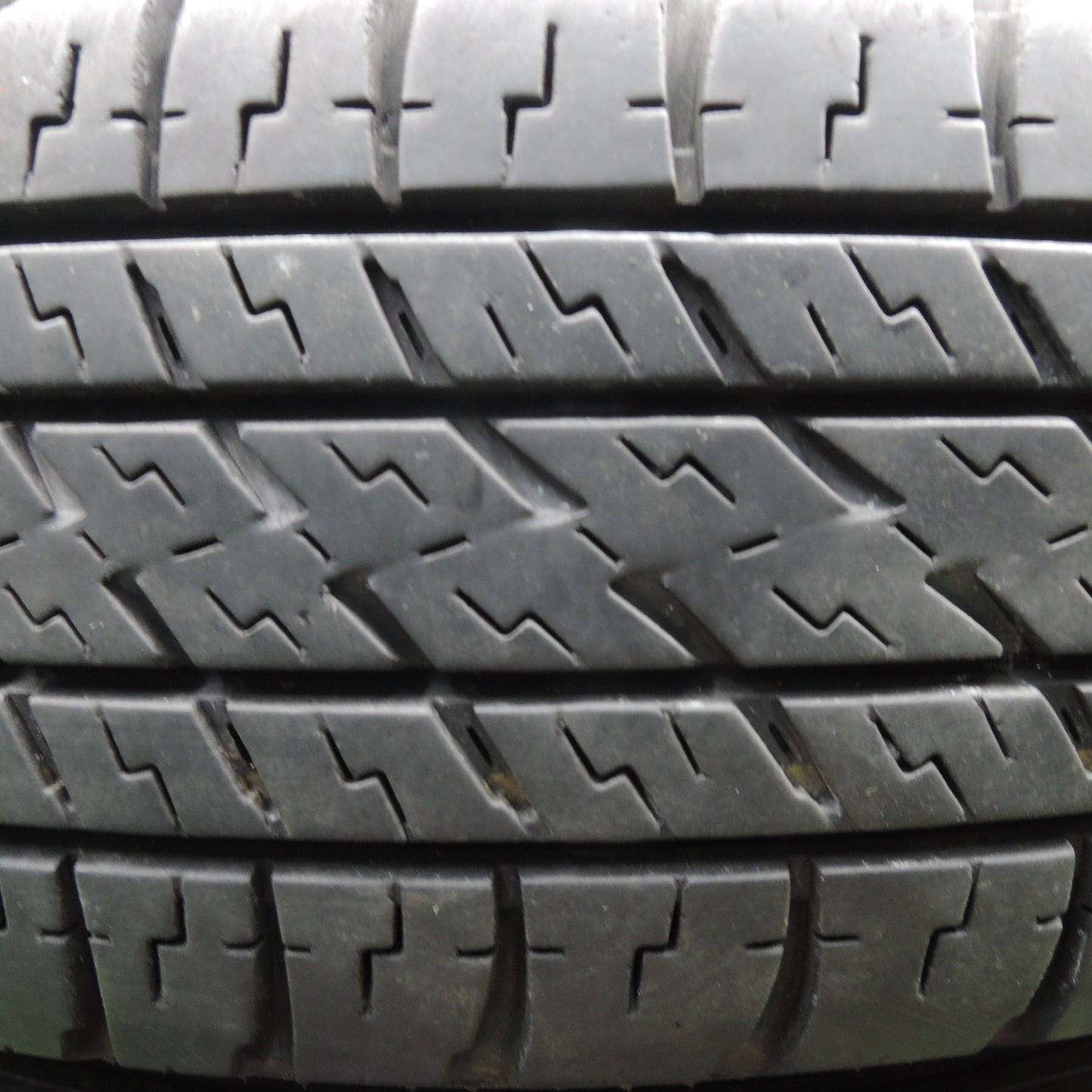 *送料無料*バリ溝！20年！9分★トヨタ ハイエース 純正 スチール 195/80R15 107/105L ブリヂストン デュラビス CAMPER 15インチ PCD139.7/6H★4012806HAノ