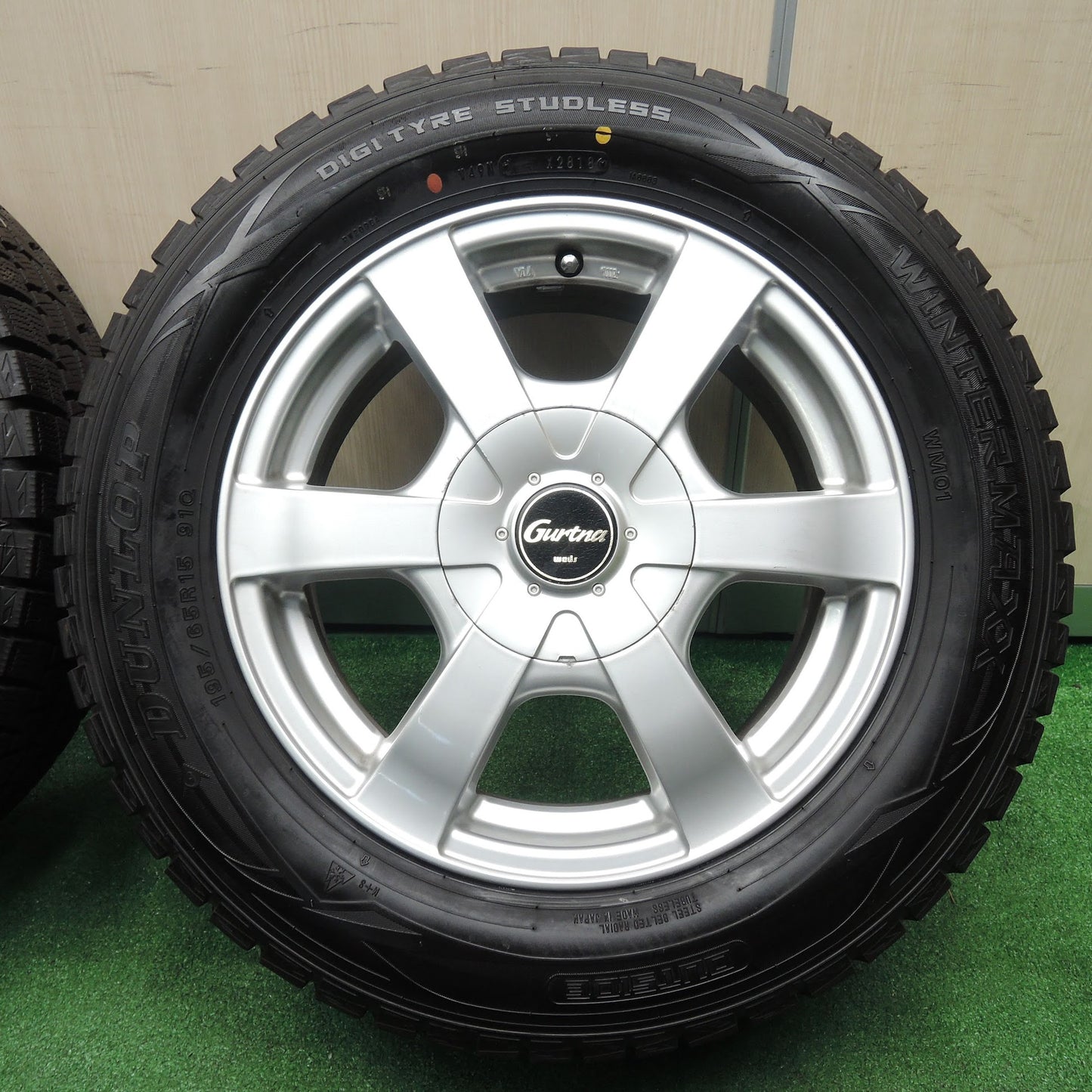 [送料無料]バリ溝！9.5分★スタッドレス 195/65R15 ダンロップ ウインターマックス WM01 Gurtna weds 15インチ PCD114.3/5H★3102301NJス