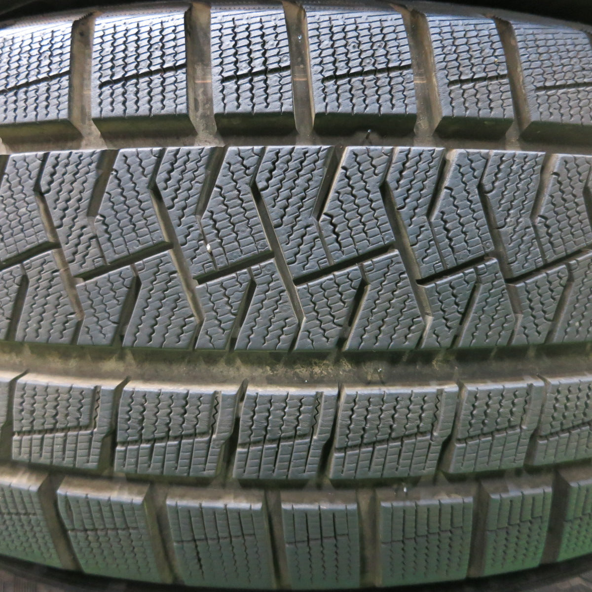 *送料無料*バリ溝！19年！ほぼ10分★スタッドレス 215/60R17 ピレリ アイスアシンメトリコ タイヤ 17インチ C-HR エスティマ CR-V 等★3120915イスタ