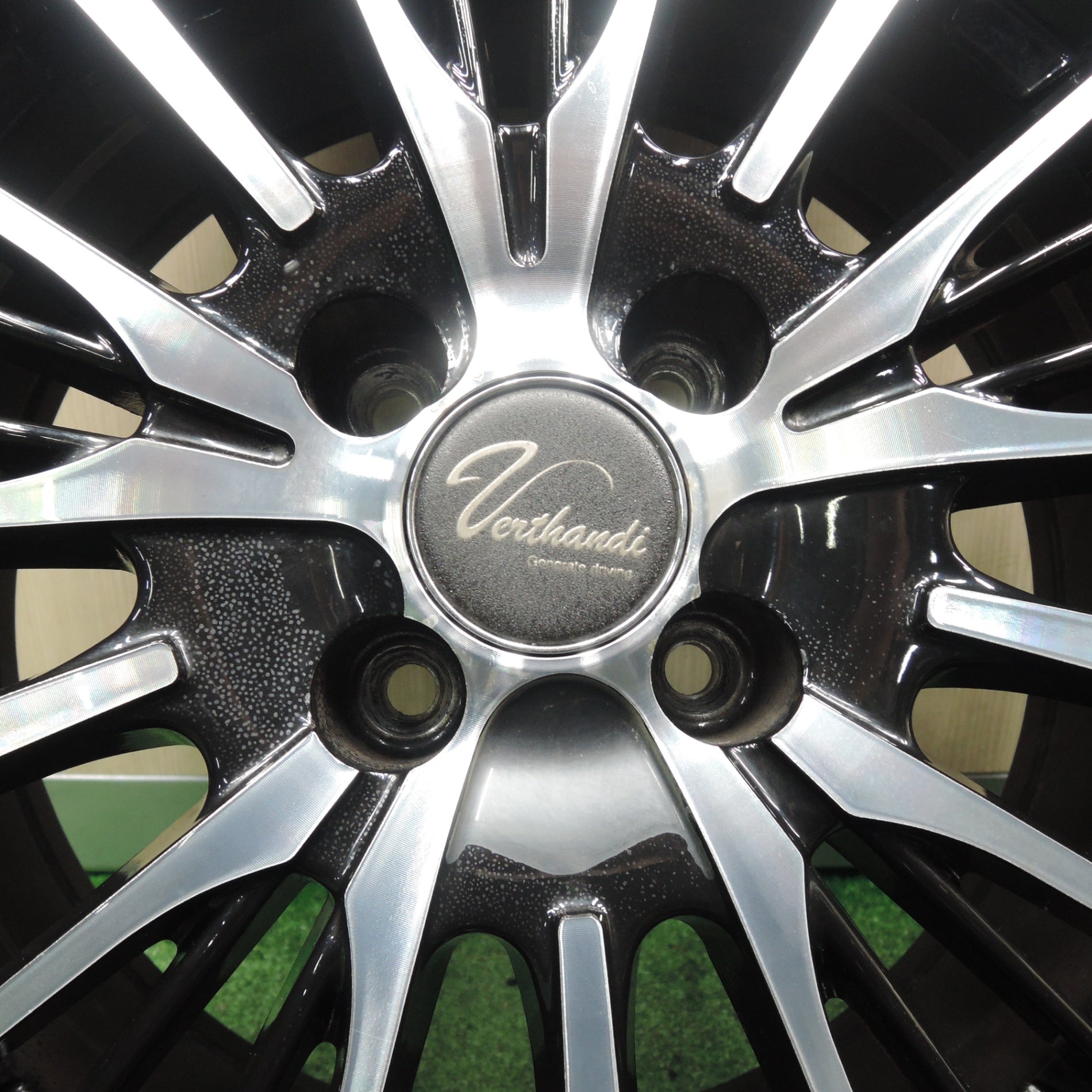送料無料* 4本価格!20年☆Verthandi 195/50R16 ミネルバ 送料無料* 4本価格!20年☆Verthandi 195/50R16 ミネルバ