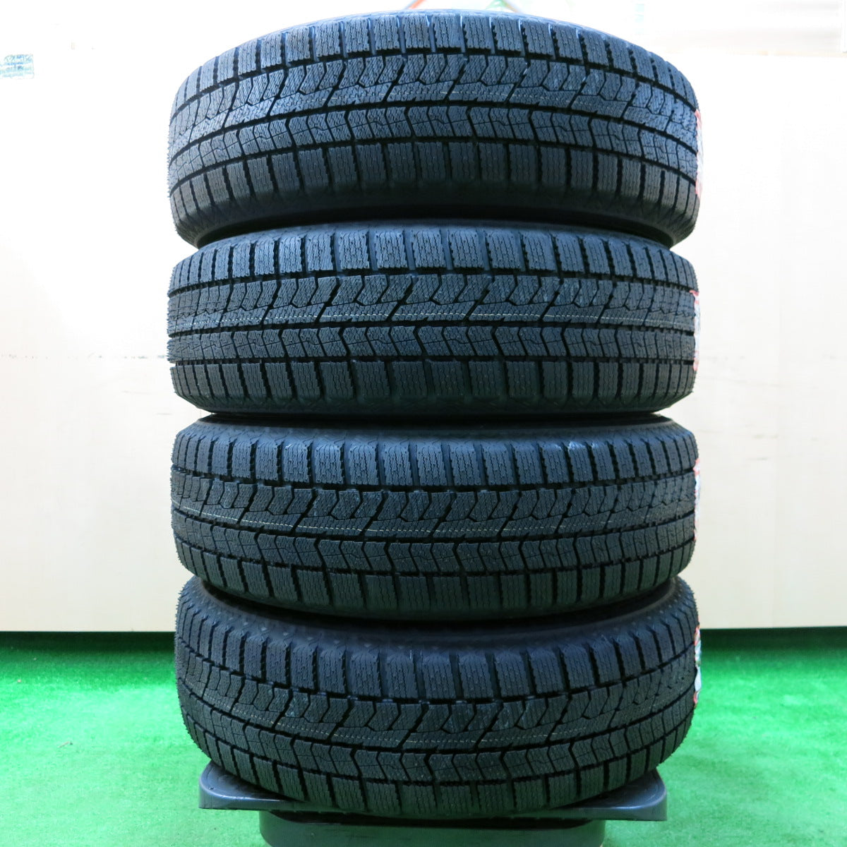 *送料無料*タイヤ未使用！23年！キレイ★スタッドレス 175/65R15 トーヨー オブザーブ GIZ2 TOPRUN トップラン 15インチ PCD100/4H★3112804イス