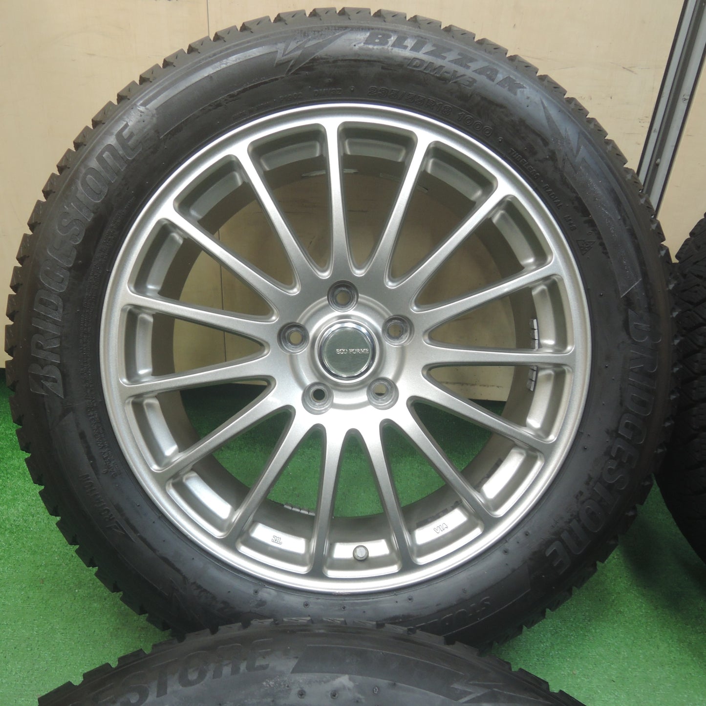 *送料無料* バリ溝！20年！キレイ！9分★スタッドレス 235/55R18 ブリヂストン ブリザック DM-V3 ECO FORME エコフォルム PCD114.3/5H★4022710SYス