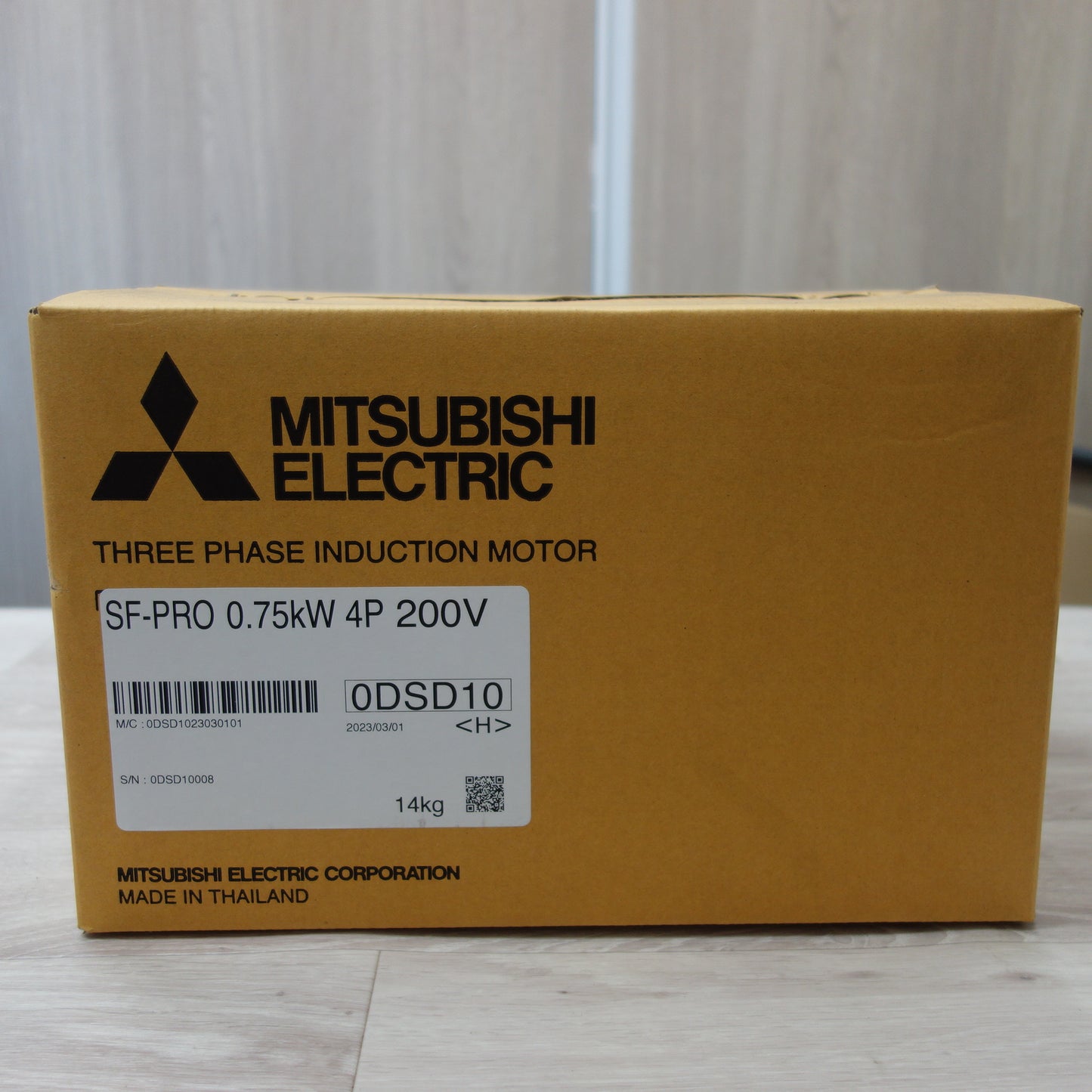 [送料無料] 新品☆三菱電機 三相モータ SF-PRO 0.75KW 4P 200V スーパーラインプレミアムシリーズ MITSUBISHI ELECTRIC☆