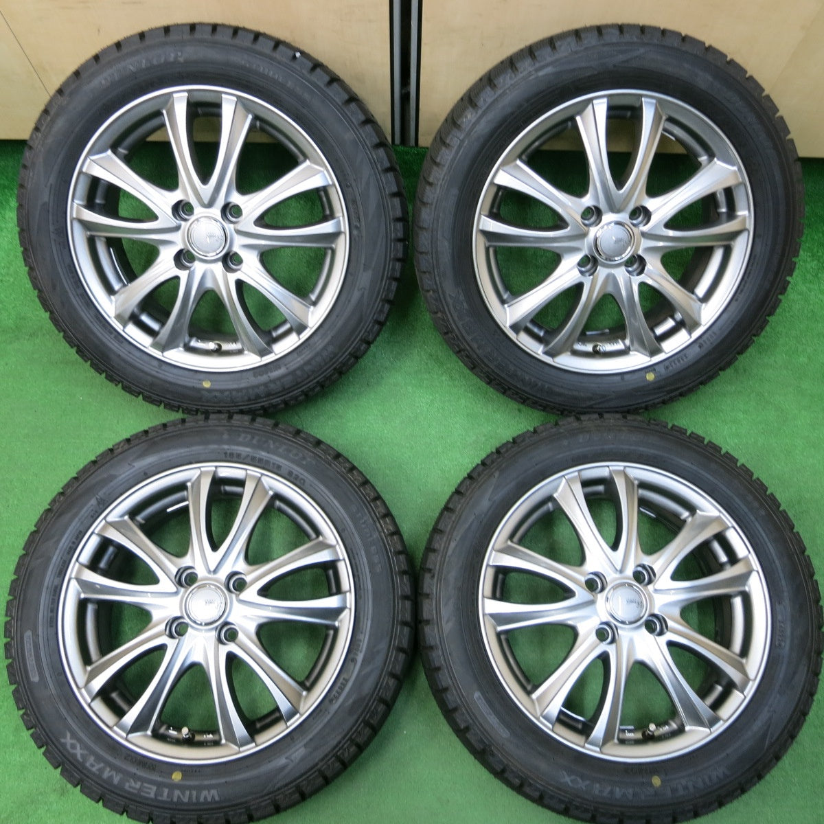 *送料無料*タイヤほぼ未使用！22年！キレイ★スタッドレス 185/55R15 ダンロップ ウインターマックス WM02 SIBILLA NEXT C5 シビラ 15インチ PCD100/4H★4013106イス