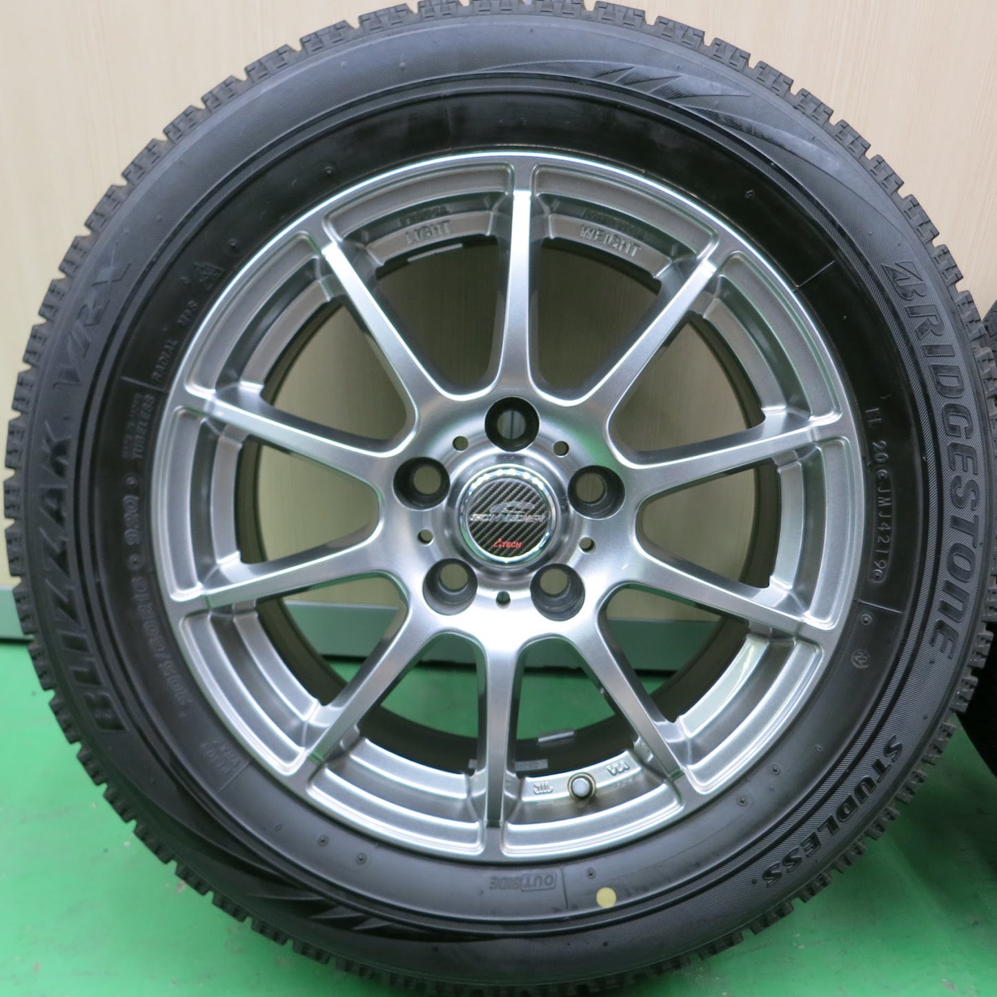 [送料無料]バリ溝！19年！綺麗！8.5分★スタッドレス 205/60R16 ブリヂストン ブリザック VRX SCHNEIDER ATECH シュナイダー 16インチ PCD114.3/5H★3062601ヒス