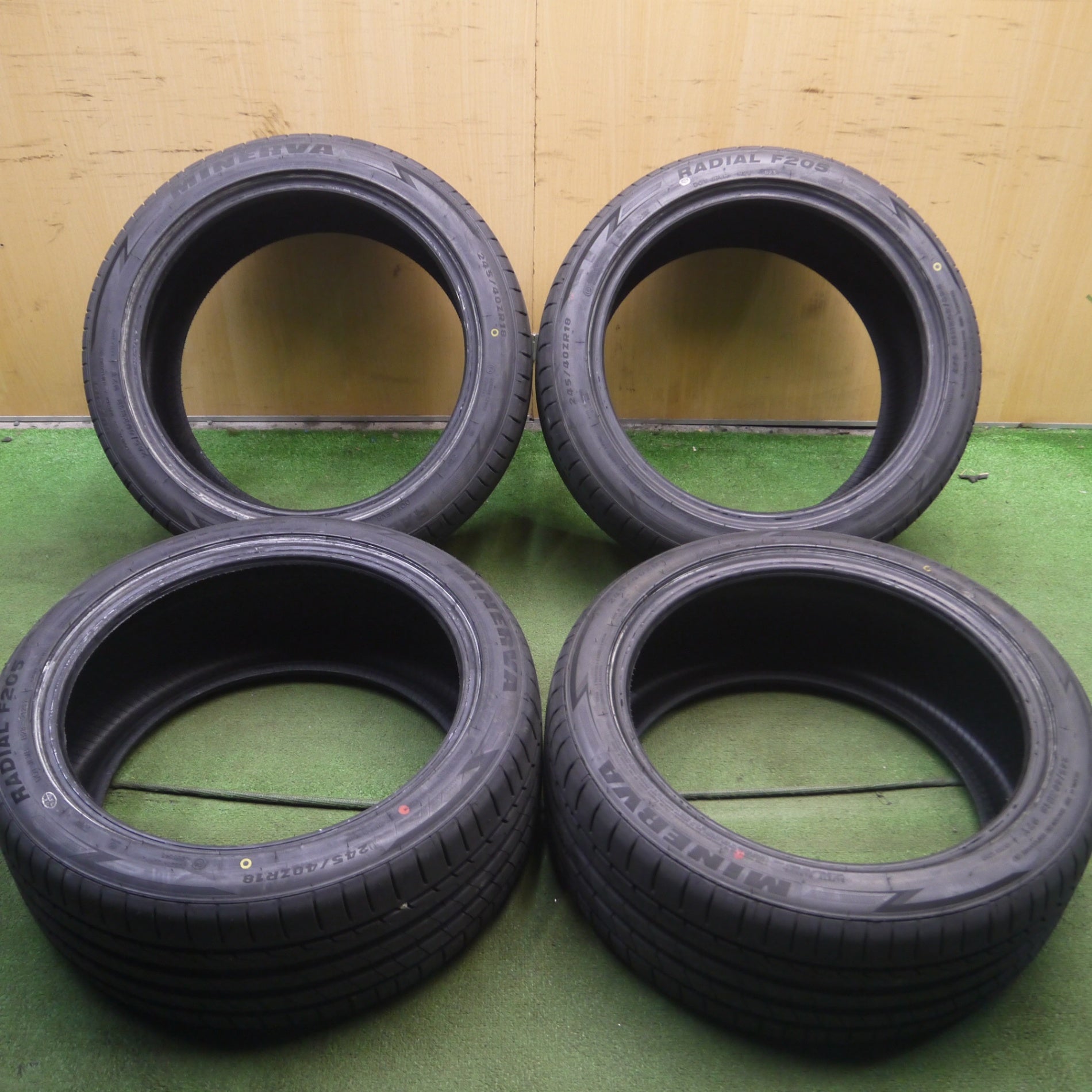 *送料無料* バリ溝！23年！9.5分★245/40R18 ミネルバ ラジアル F205 タイヤ 18インチ スカイライン フェアレディZ  インプレッサ等★4030506Hノタ