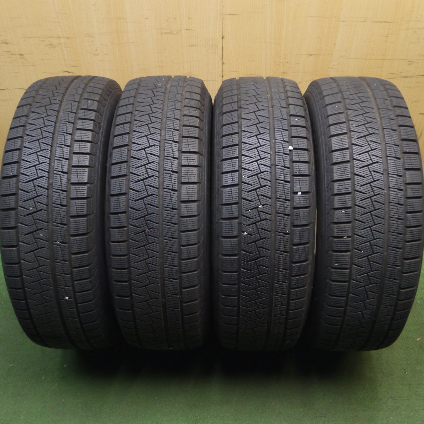 *送料無料*バリ溝！20年！9.5分★スタッドレス 225/65R17 ピレリ アイスアシンメトリコ プラス MWⅡ 17インチ PCD114.3/5H★4012702クス