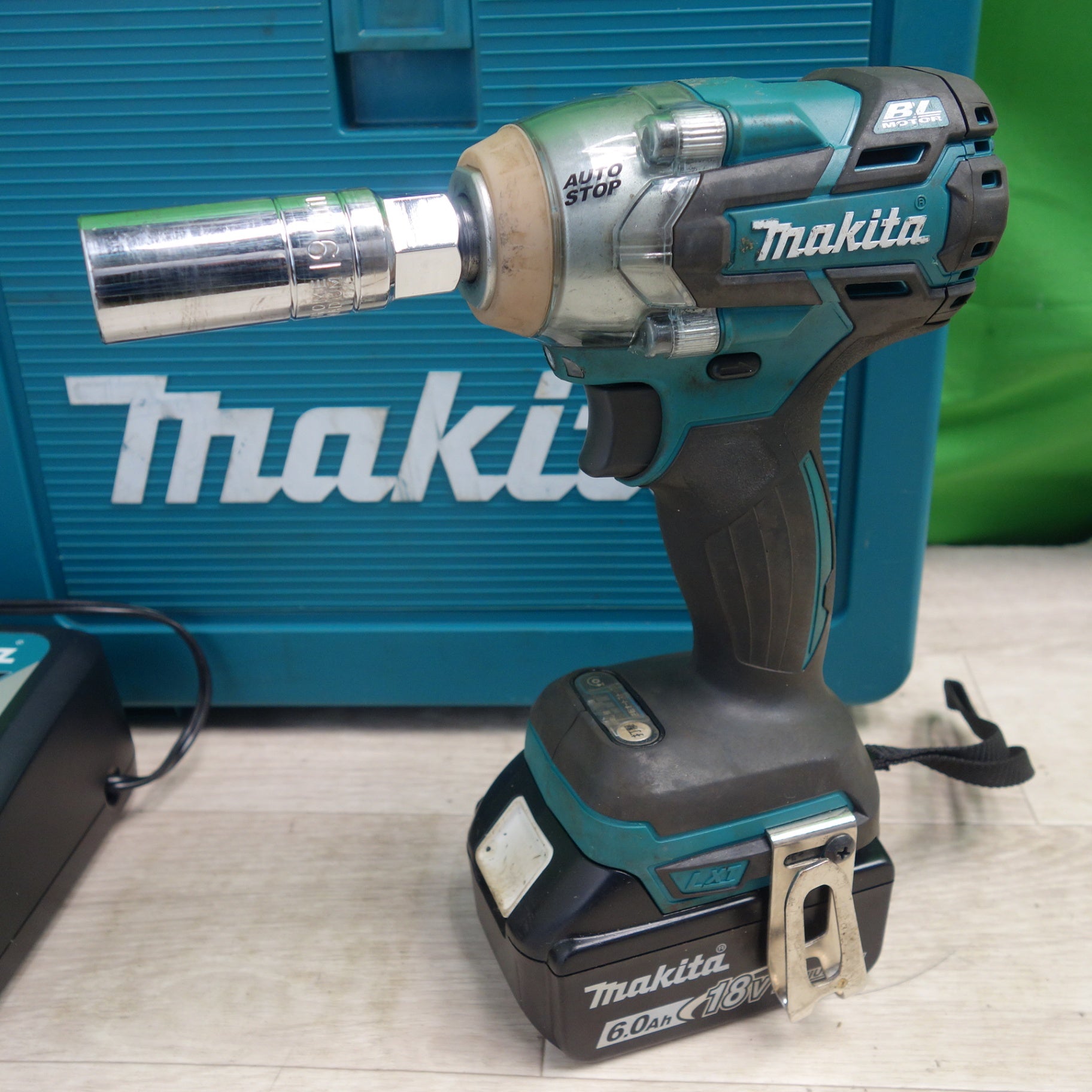 [送料無料] 付属品付き☆マキタ 充電式 インパクトレンチ TW285D 電動 工具 makita☆