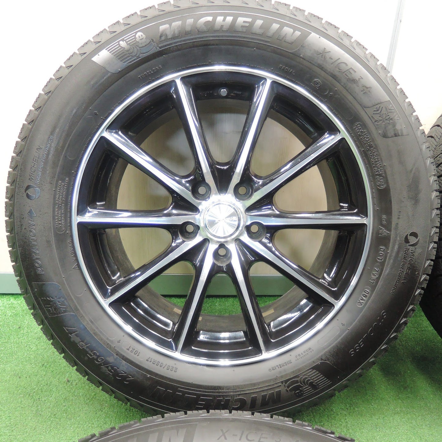 [送料無料]バリ溝！8.5分★スタッドレス 225/65R17 ミシュラン X-ICE3+ ECO FORME エコフォルム 17インチ PCD114.3/5H★3120102TNス