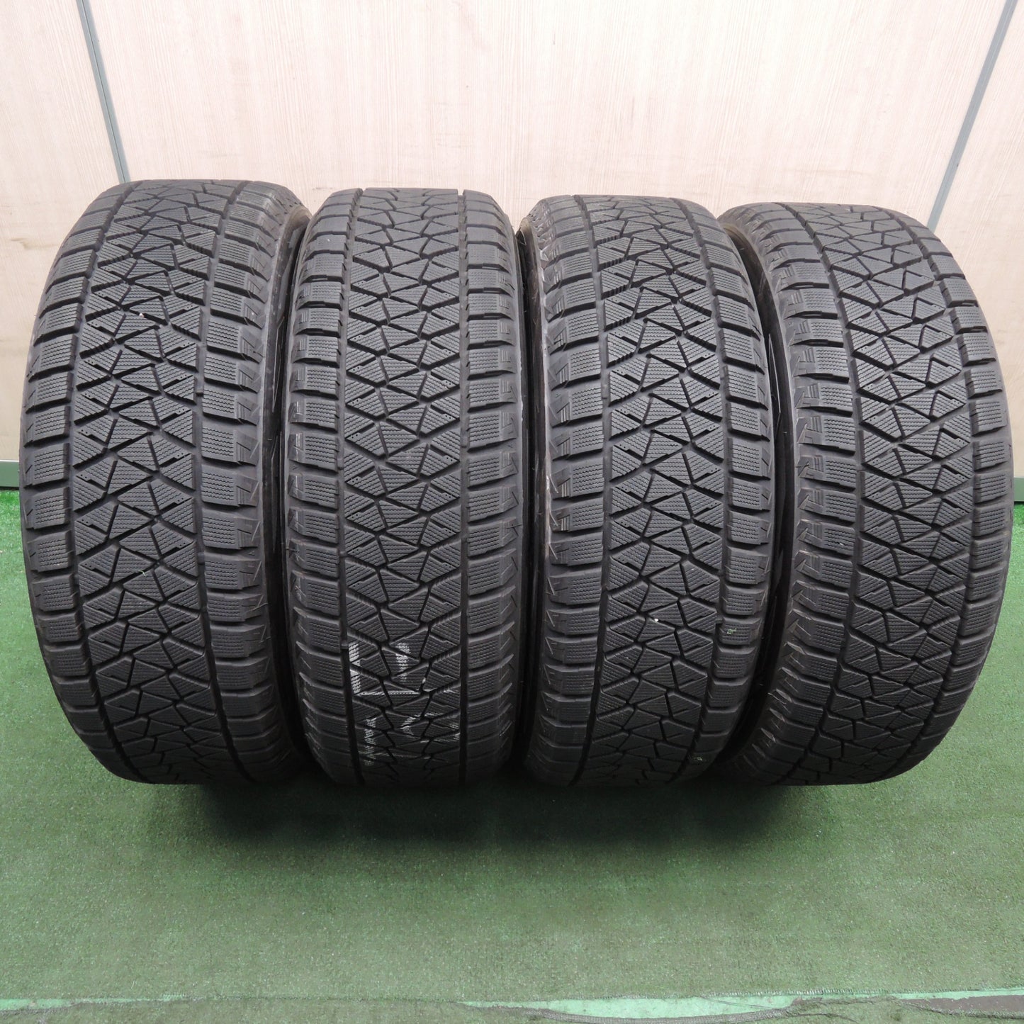 *送料無料* センサー付！バリ溝！綺麗！9.5分★レクサス RX450h Fスポーツ 純正 235/55R20 スタッドレス ブリヂストン ブリザック DM-V2 PCD114.3/5H★4030109TNス