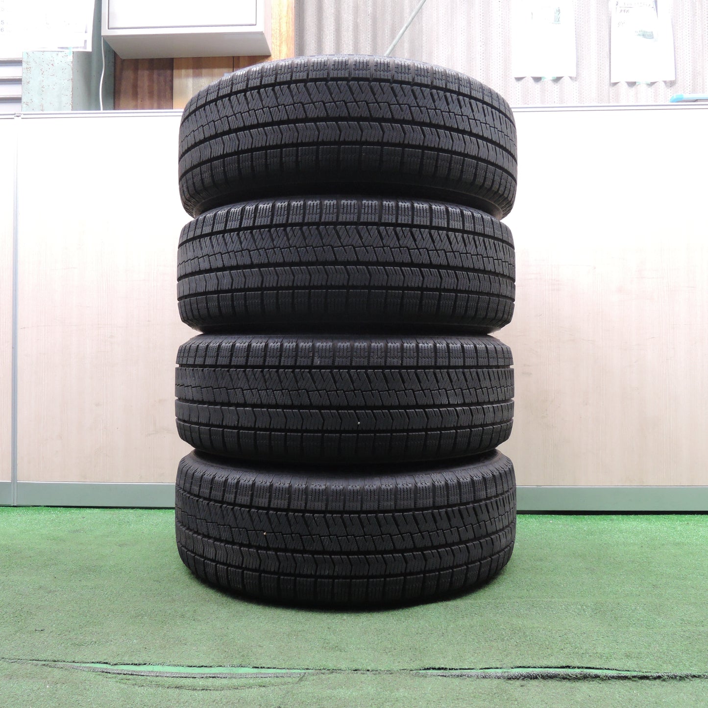 *送料無料*バリ溝！20年！キレイ！9.5分★スタッドレス 225/60R17 ブリヂストン ブリザック VRX2 JP STYLE MBS MOZA 17インチ PCD114.3/5H★3122907NJス