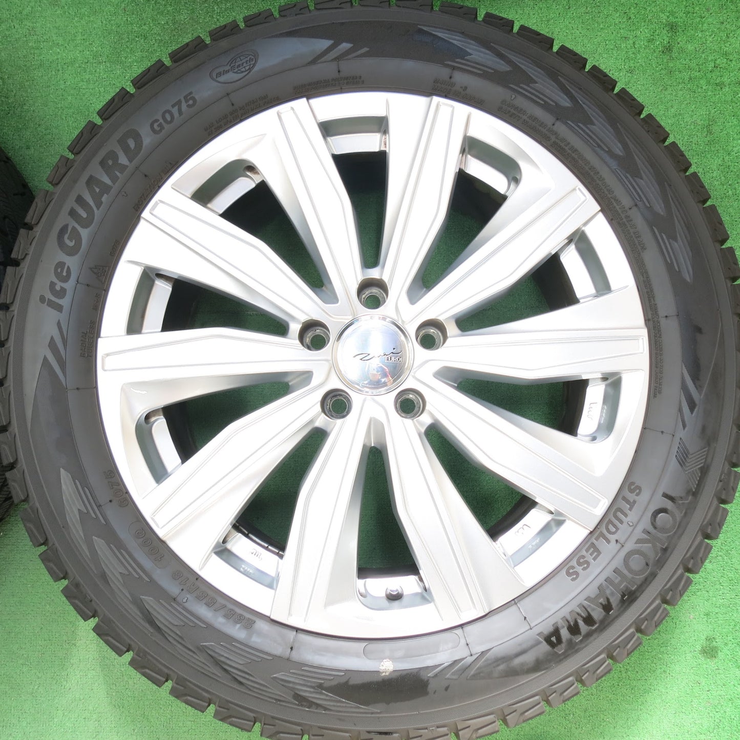 [送料無料]バリ溝！22年！キレイ！ほぼ10分★ベンツ 等 235/55R18 スタッドレス EURO ZWEI FK-10 ヨコハマ G075 ユーロツヴァイ 18インチ PCD112/5H★3052004ヒス