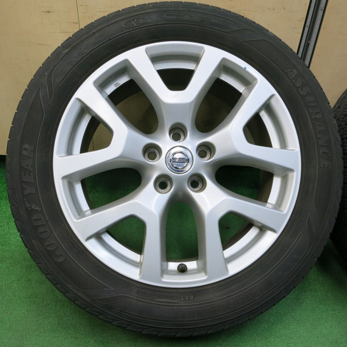 *送料無料* キレイ★日産 T31 エクストレイル 純正 225/55R18 グッドイヤー ASSURANCE WEATHERREADY 18インチ PCD114.3/5H★4030601イノ