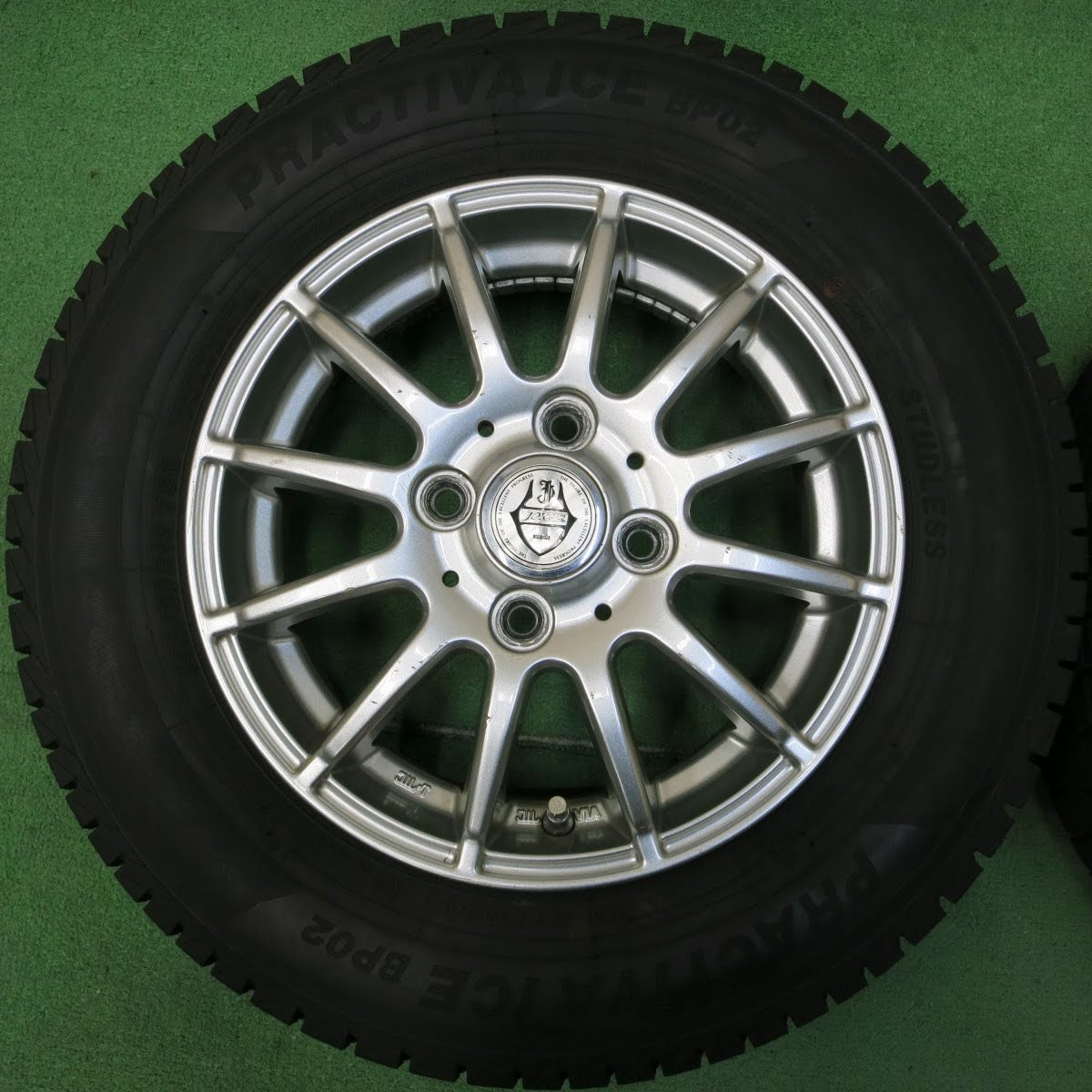 [送料無料]バリ溝！20年！9.5分★スタッドレス 145/80R13 プラクティバ アイス BP02 JOKER weds ジョーカー 13インチ PCD100/4H★3072407イス