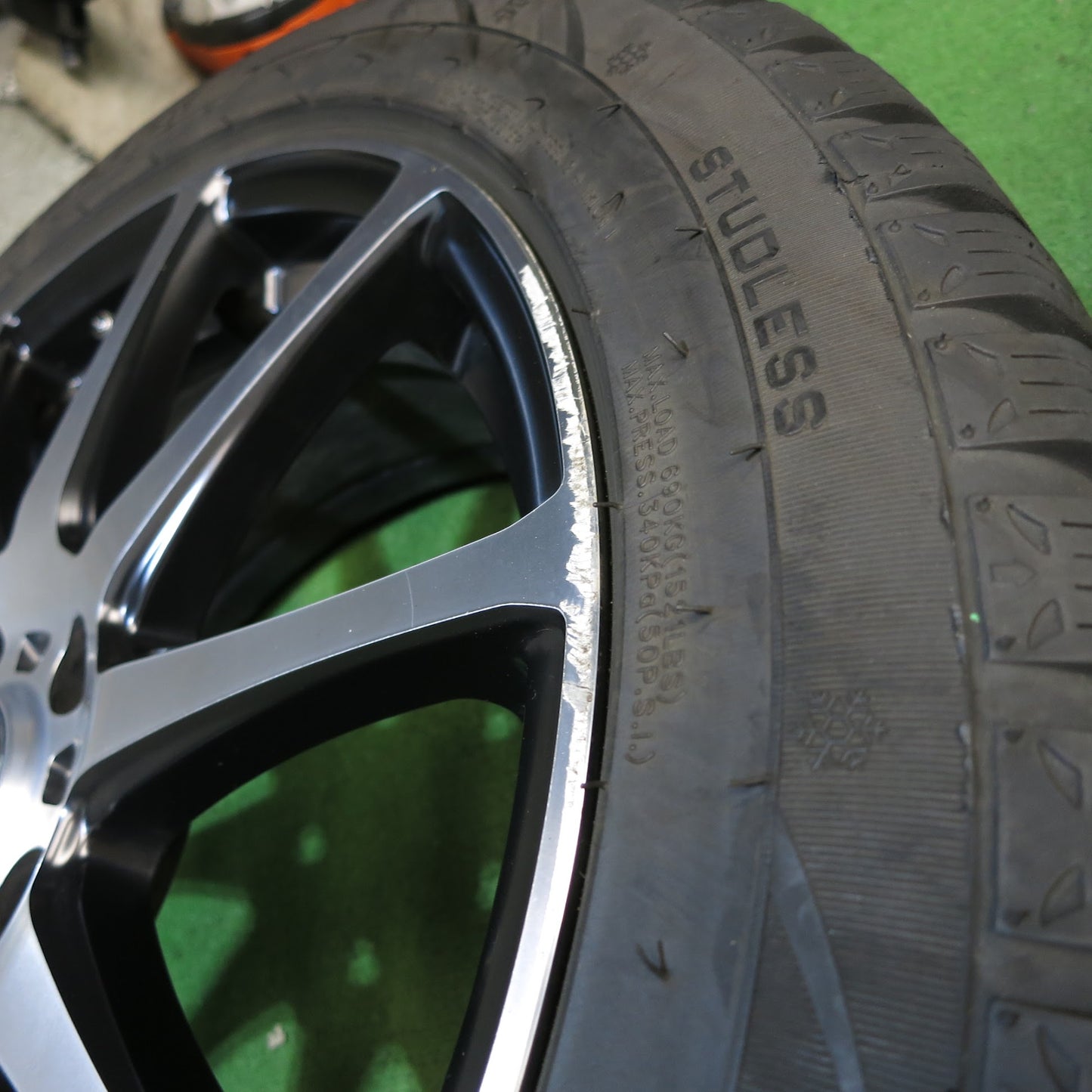 [送料無料]バリ溝！21年！キレイ！9.5分★スタッドレス 215/50R17 ハイフライ Win-turi 212 Advanti RACING アドヴァンティ レーシング PCD114.3/5H★3061208Hス