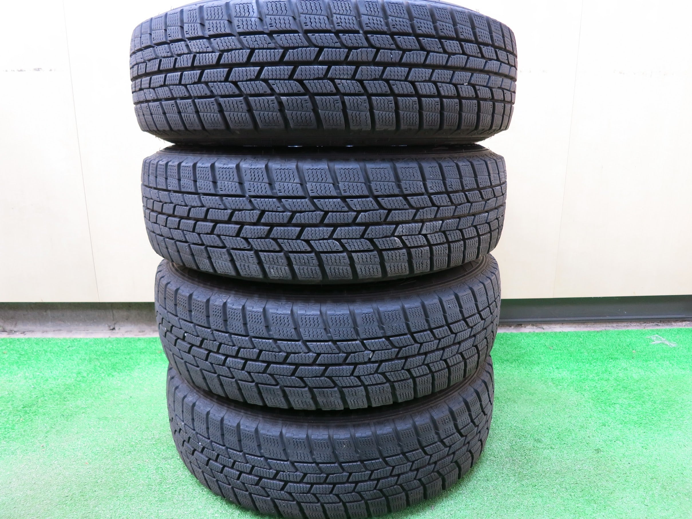 送料無料]バリ溝！9分☆スタッドレス 165/70R14 グッドイヤー アイスナビ6 D.O.S. GaviaLⅡ DOS 14インチ P |  名古屋/岐阜の中古カー用品・工具の買取/販売ならガレージゲット