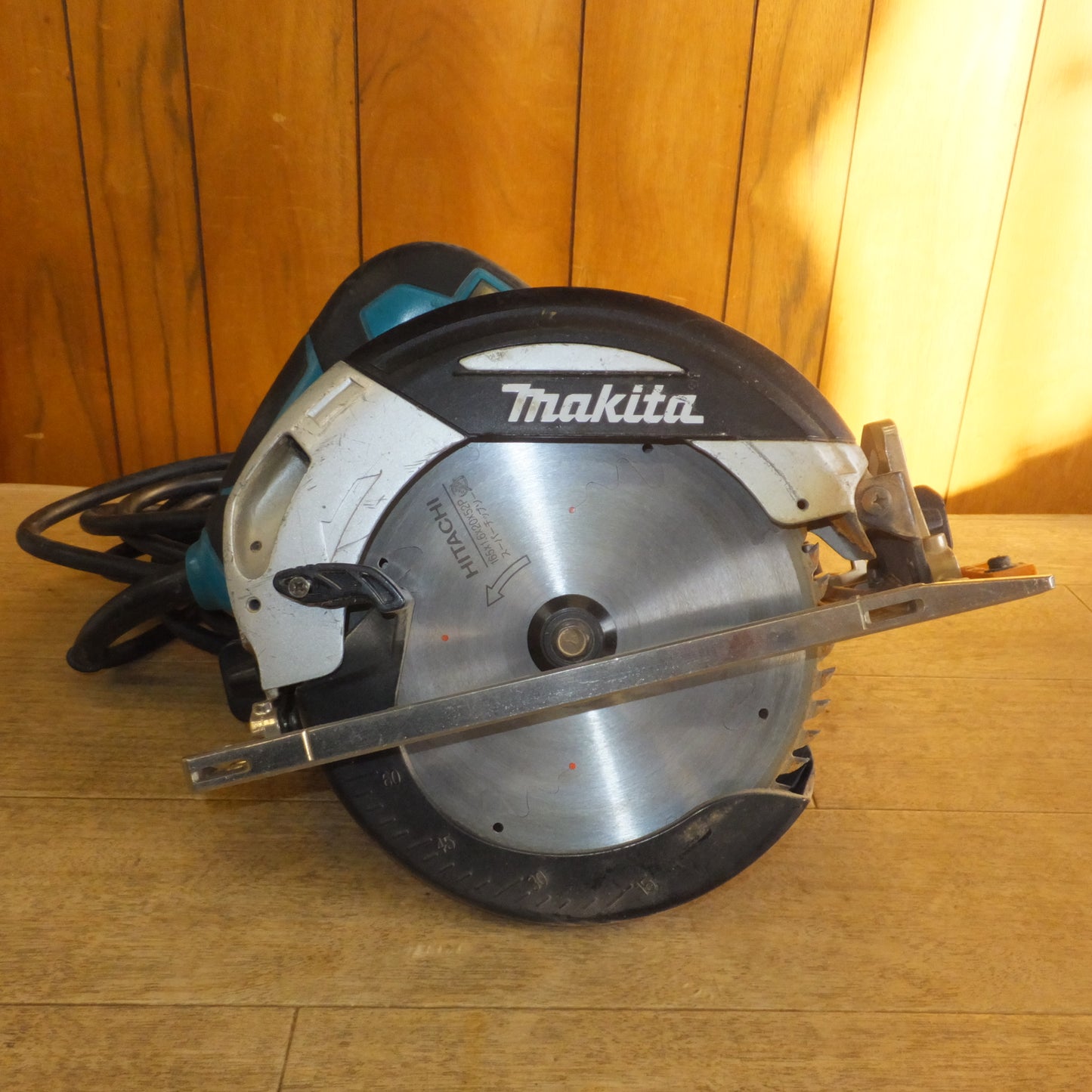 [送料無料]★マキタ makita 165mm マルノコ 5731S　100V～ 12A 50-60Hz 1140W　木工用 超硬丸ノコ★