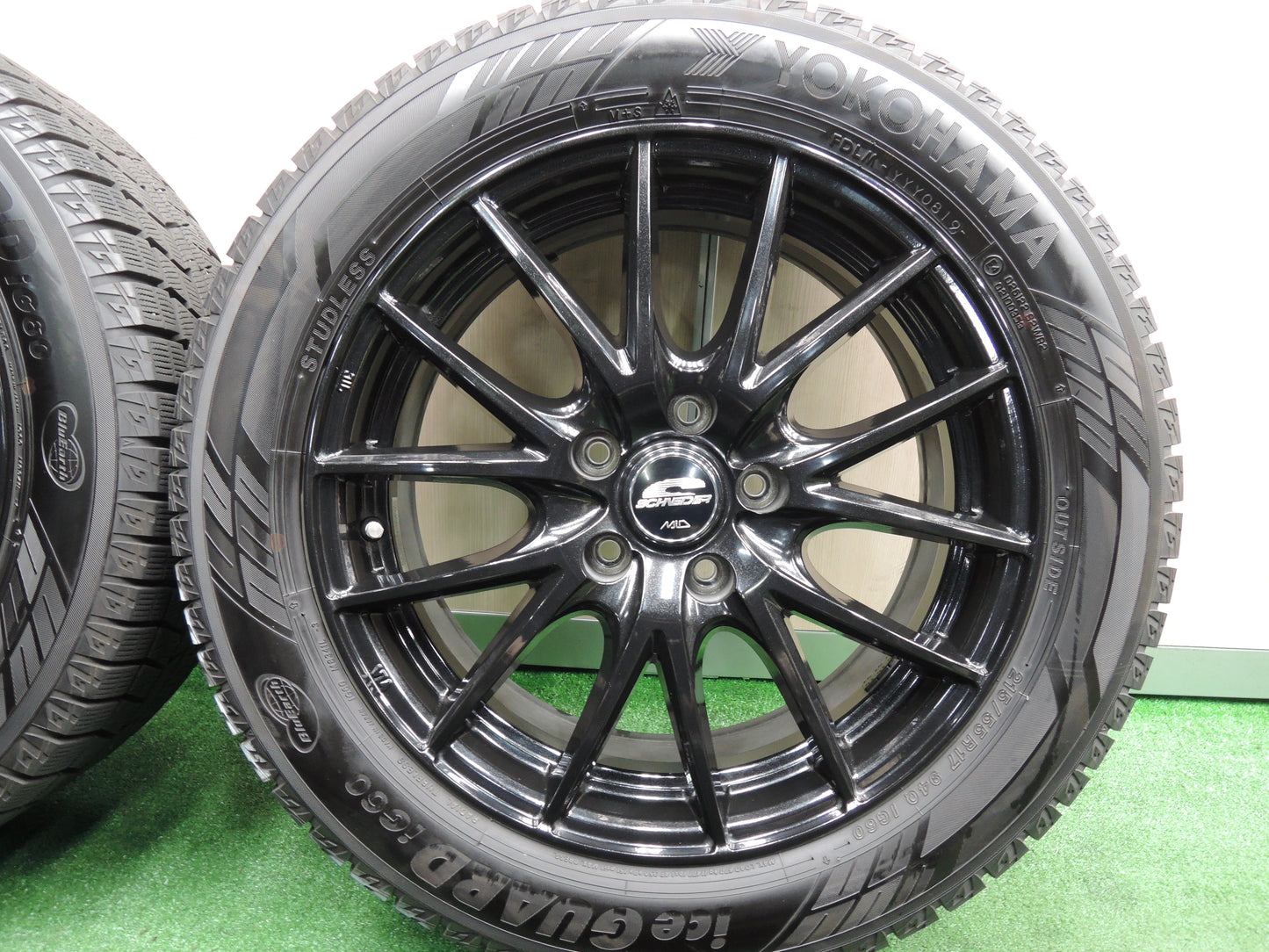 *送料無料*バリ溝！19年！キレイ！9.5分以上★スタッドレス 215/55R17 ヨコハマ アイスガード iG60 SCHNEIDER MiD シュナイダー PCD114.3/5H★3112402HAス