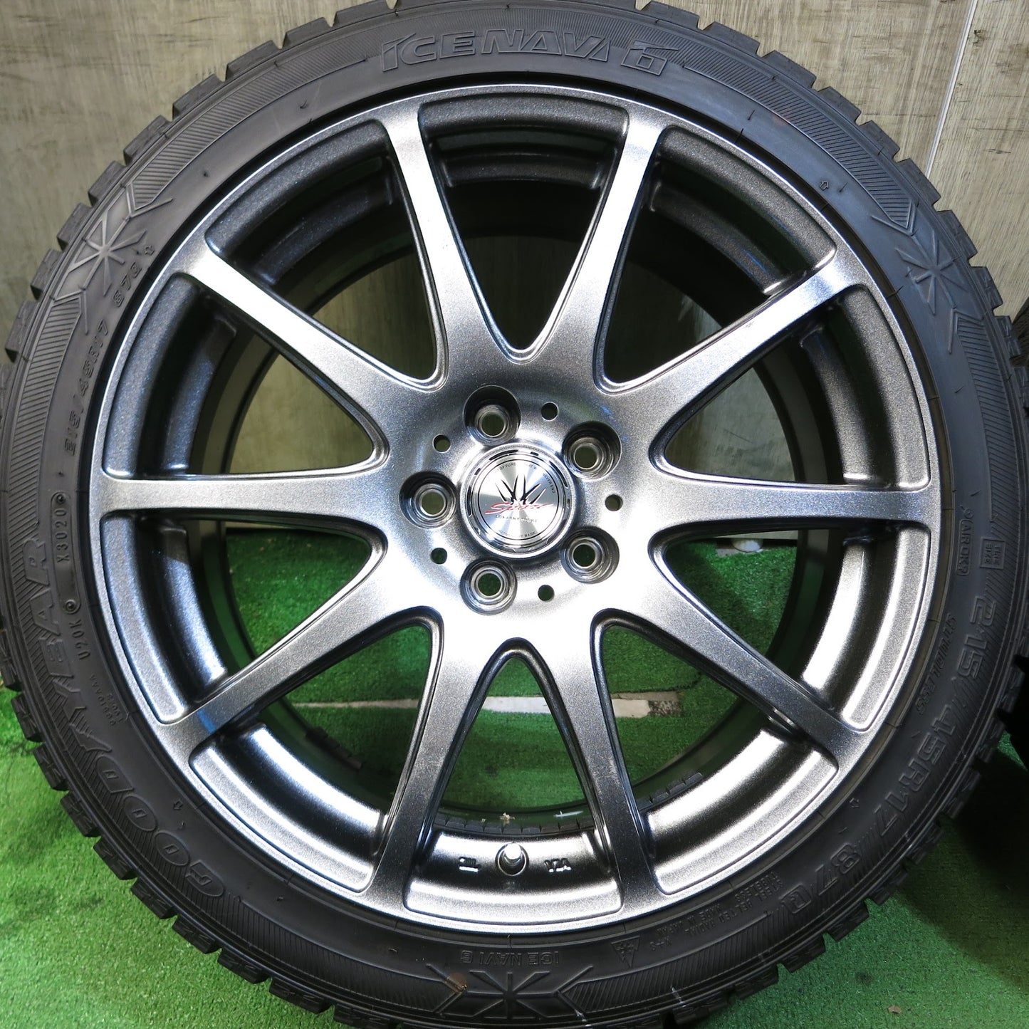 [送料無料]超バリ溝！20年！綺麗！ほぼ10分★LOXARNY SPORT BADX 215/45R17 スタッドレス グッドイヤー アイスナビ6 ロクサーニ 17インチ PCD100/5H★3061204Hス