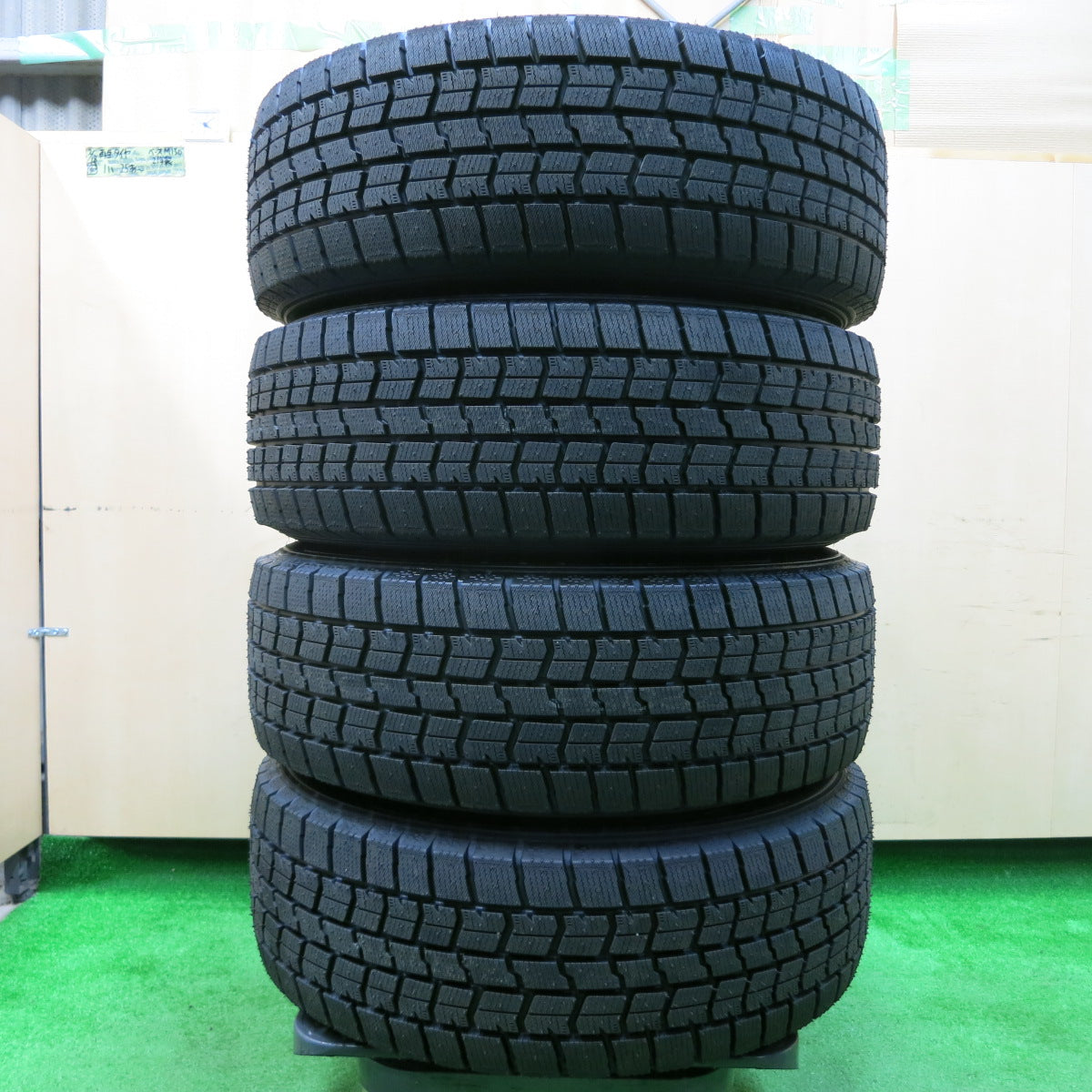 *送料無料*ほぼ未使用！23年★スタッドレス 215/60R16 グッドイヤー アイスナビ7 LOXARNY SPORT BADX ロクサーニ 16インチ PCD114.3/5H★3112412イス