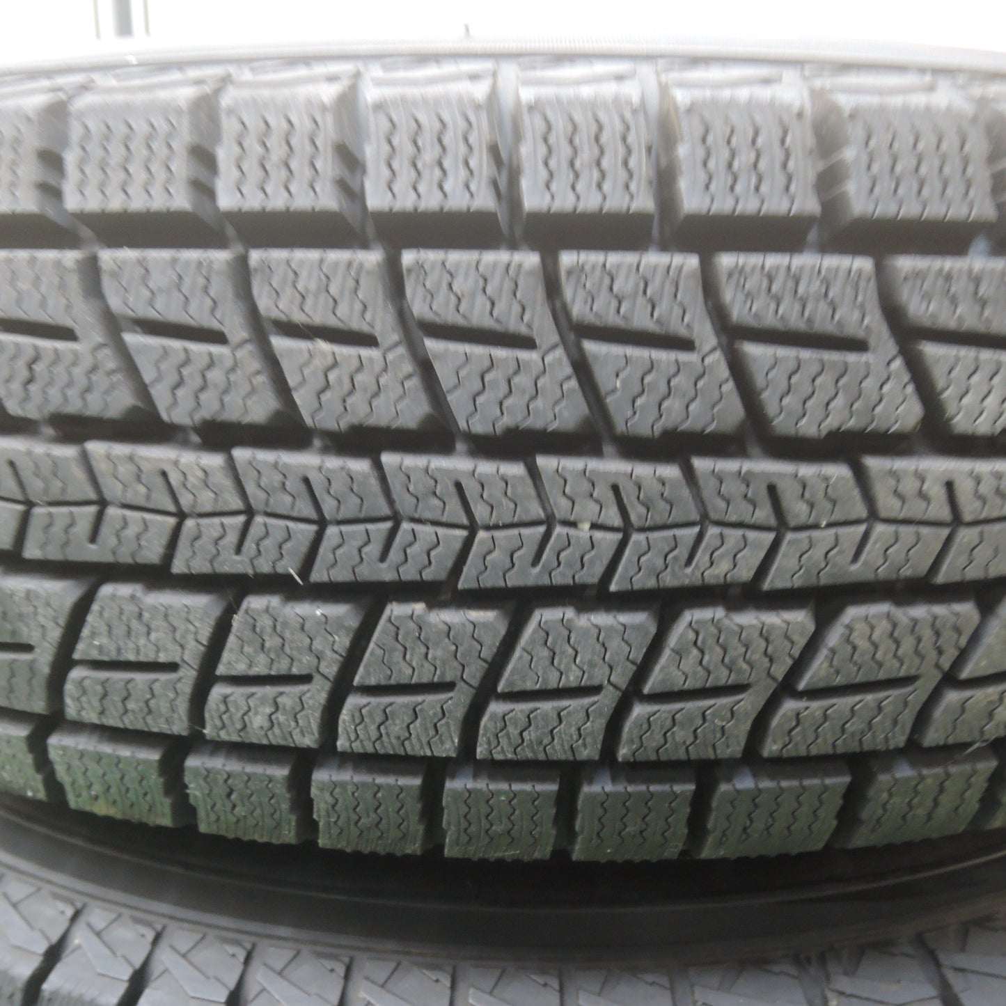 *送料無料* バリ溝！キレイ！9.5分以上★ジムニー等 KEELER キーラー 175/80R16 スタッドレス ダンロップ ウインターマックス SJ8 PCD139.7/5H★4020910SYス