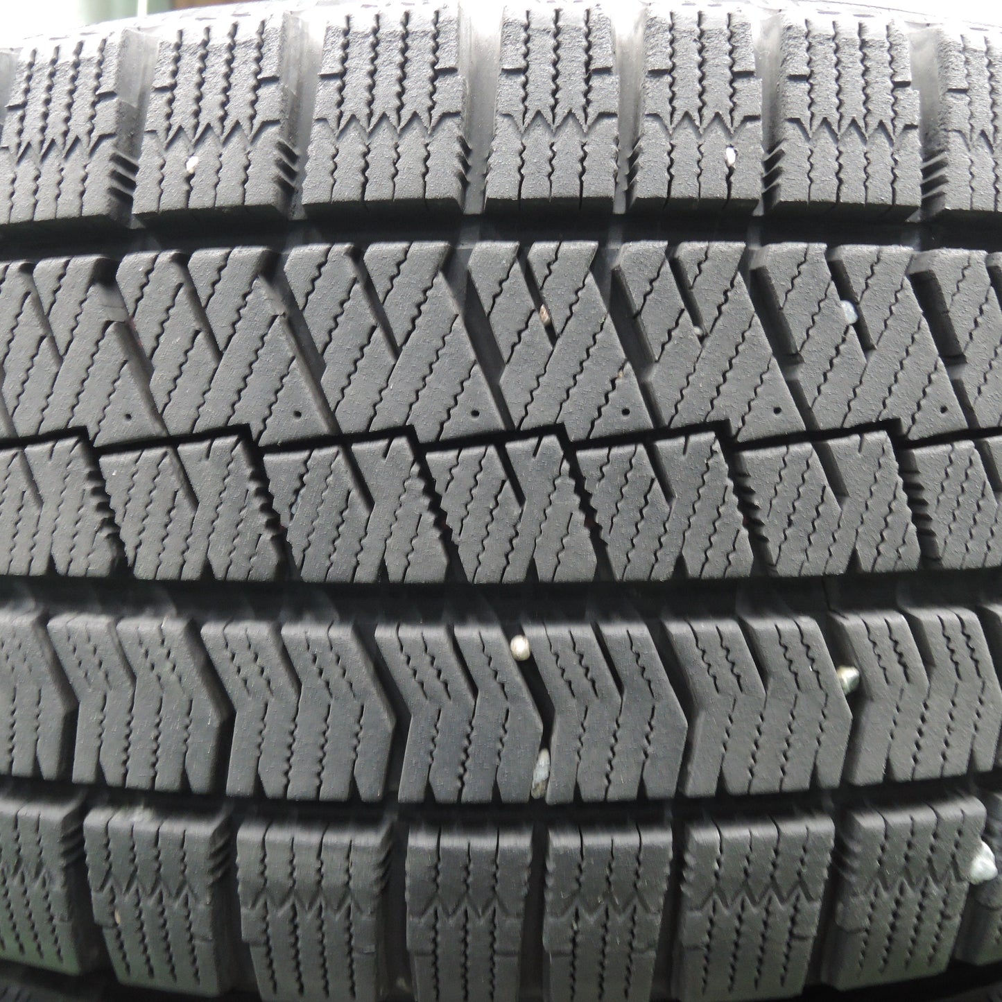 *送料無料*バリ溝！キレイ！9.5分★スタッドレス 215/55R17 ブリヂストン ブリザック VRX2 SCHNEIDER シュナイダー 17インチ PCD114.3/5H★3120912HAス