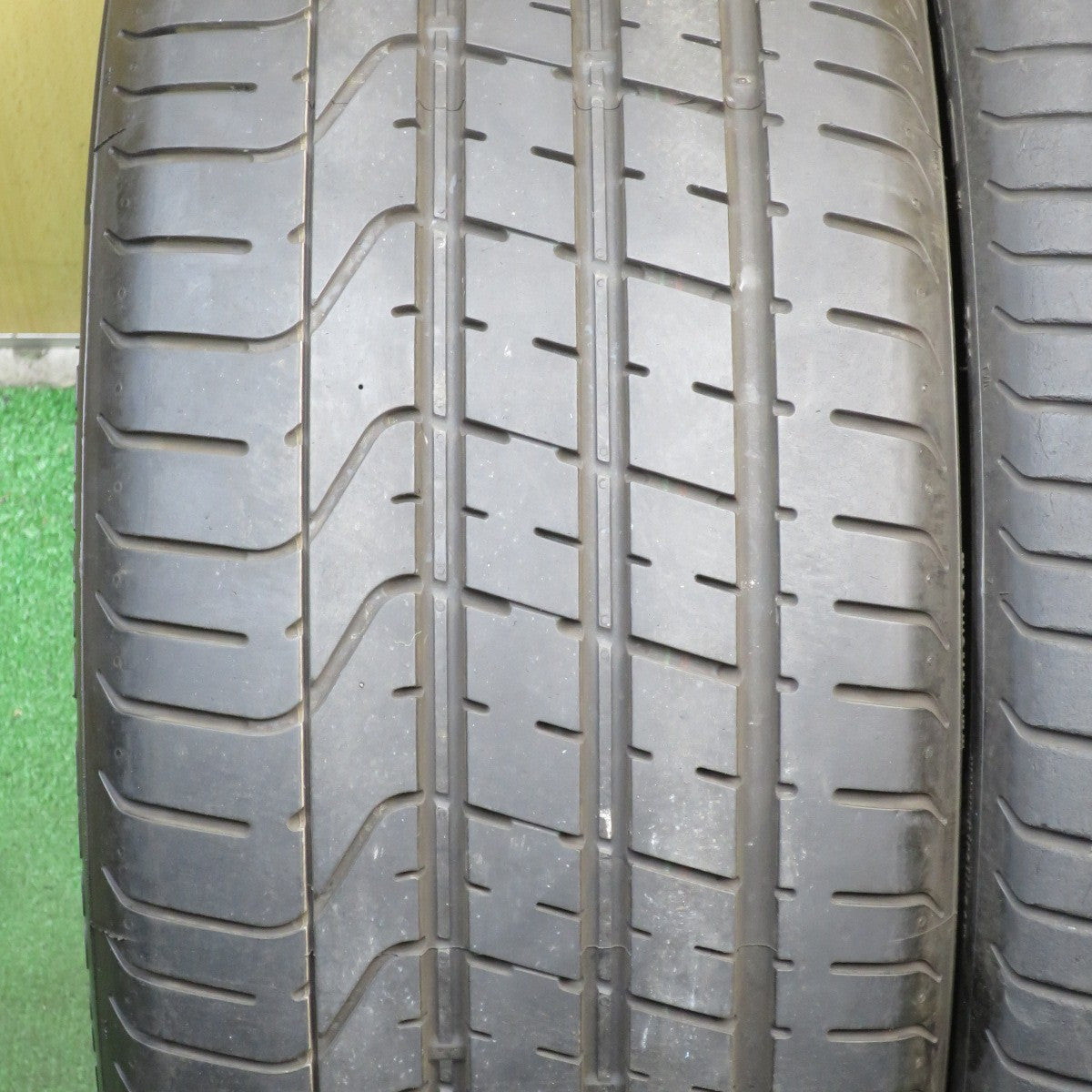 *送料無料* バリ溝！9.5分以上★275/30R20 ピレリ PZERO タイヤ 20インチ BMW ベンツ アウディ 等★4031006KKノタ