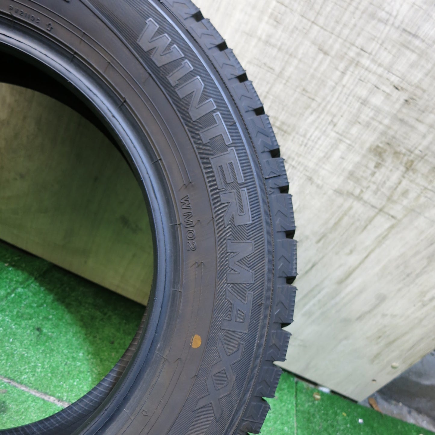 [送料無料]バリ溝！21年！ほぼ10分★スタッドレス 195/65R15 ダンロップ ウインターマックス WM02 タイヤ 15インチ プリウス ノア ヴォクシー 等★3060901Hスタ