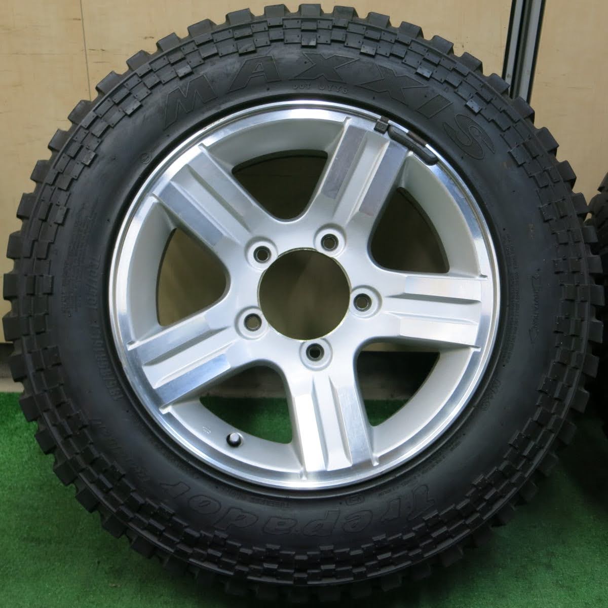 [送料無料]4本価格★スズキ JB23 ジムニー 純正 185/85R16 105/103L マキシス トレパドール ラジアル 16インチ PCD139.7/5H★3091204イノ