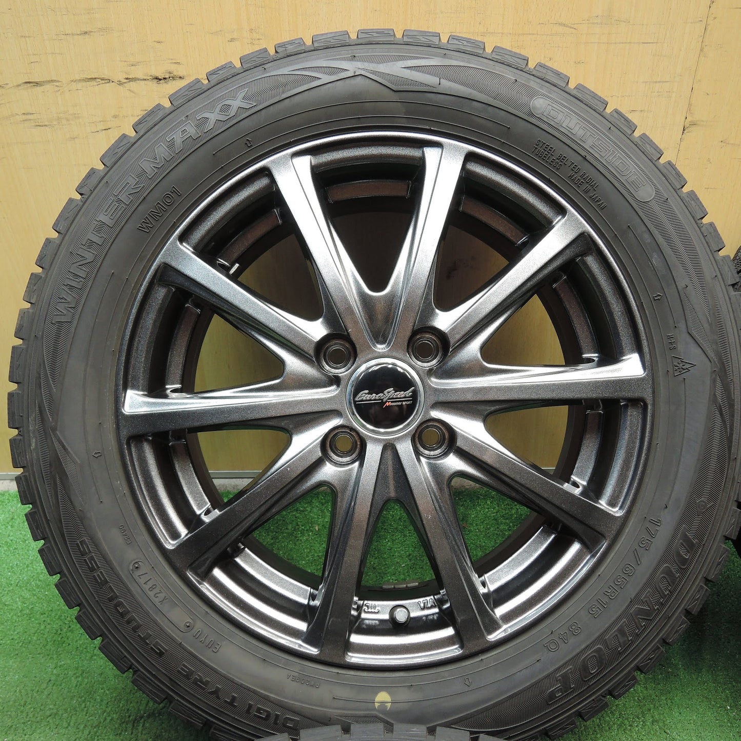 [送料無料]バリ溝！キレイ！ほぼ10分★スタッドレス 175/65R15 ダンロップ ウインターマックス WM01 EuroSpeed MANARAY SPORT 15インチ PCD100/4H★3072604KKス